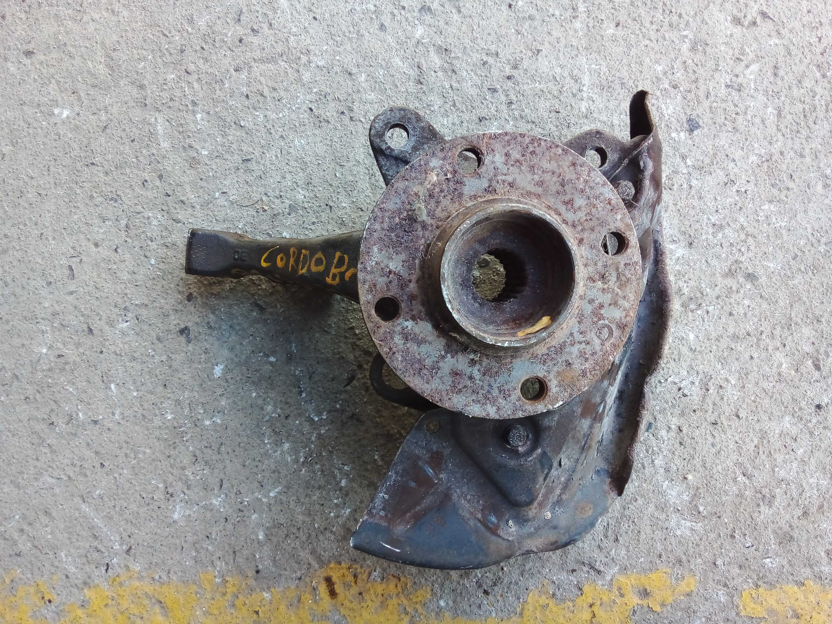 CUBO MONTANTE DIANTEIRO DIREITO VOLKSWAGEN CÓRDOBA 1995 2