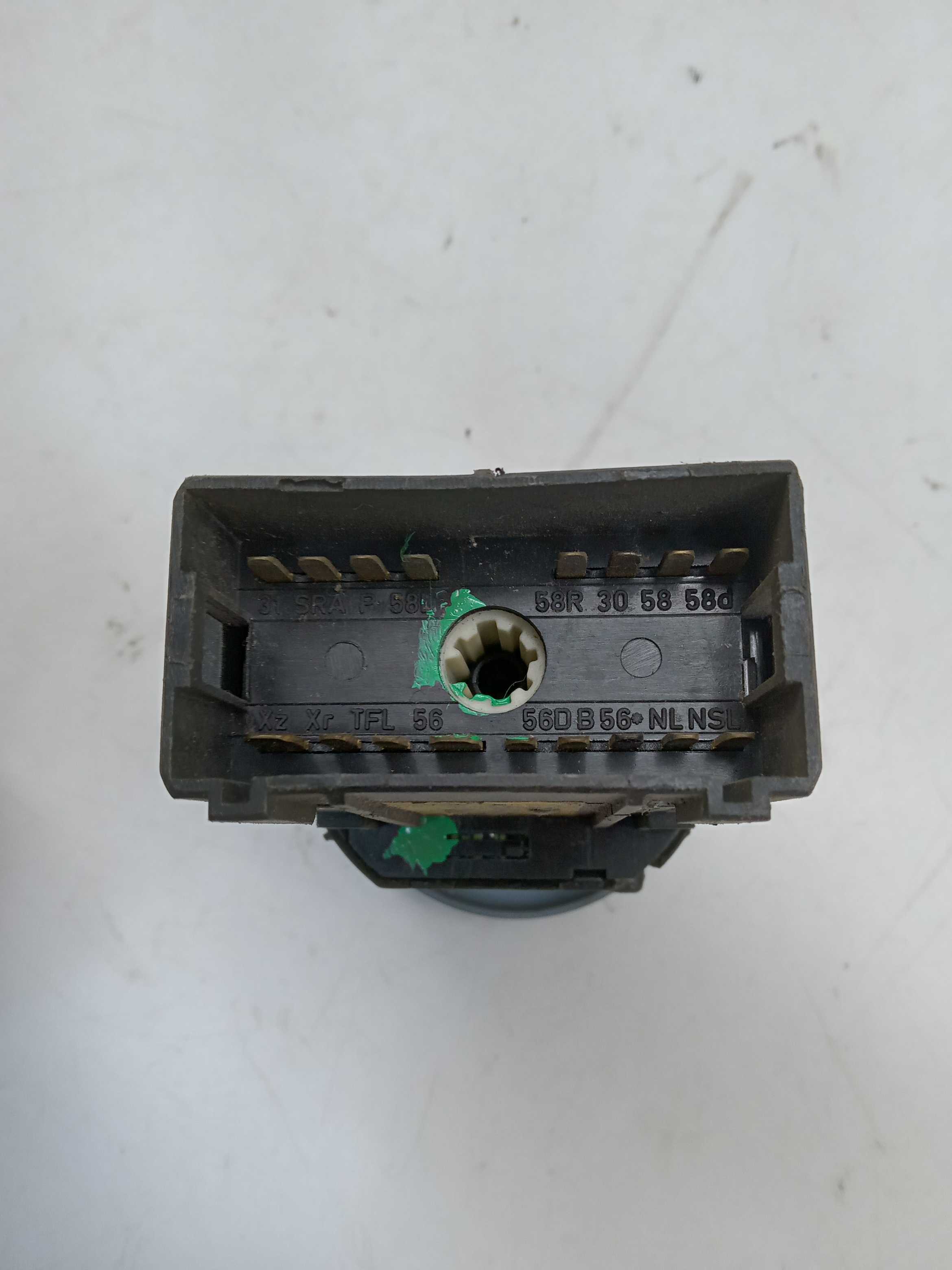 MOLDURA BOTAO CHAVE LUZ VW UP 2019 3