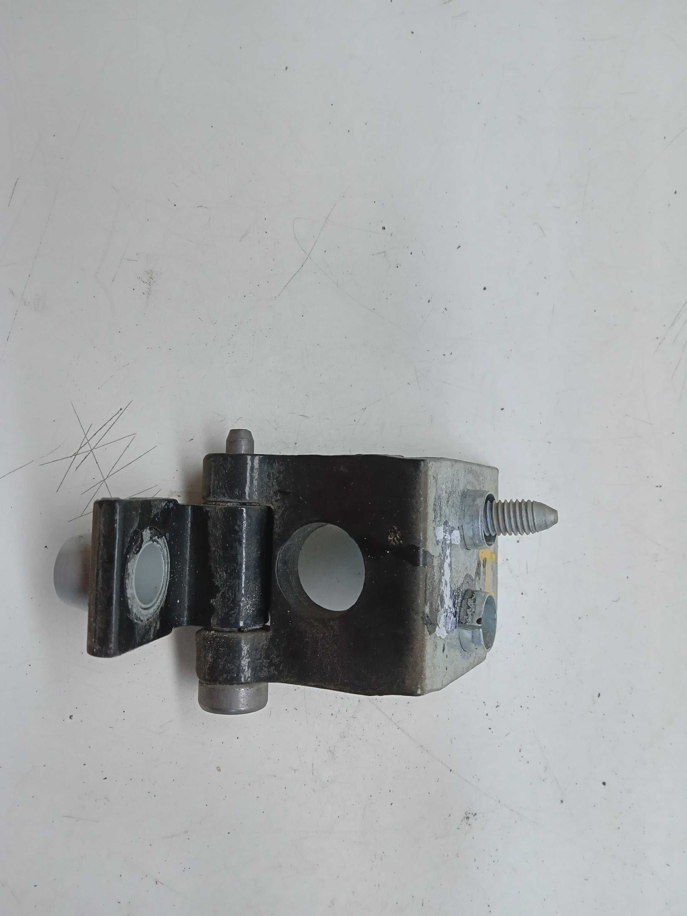 DOBRADIÇA INFERIOR PORTA PEUGEOT 207 2010 2
