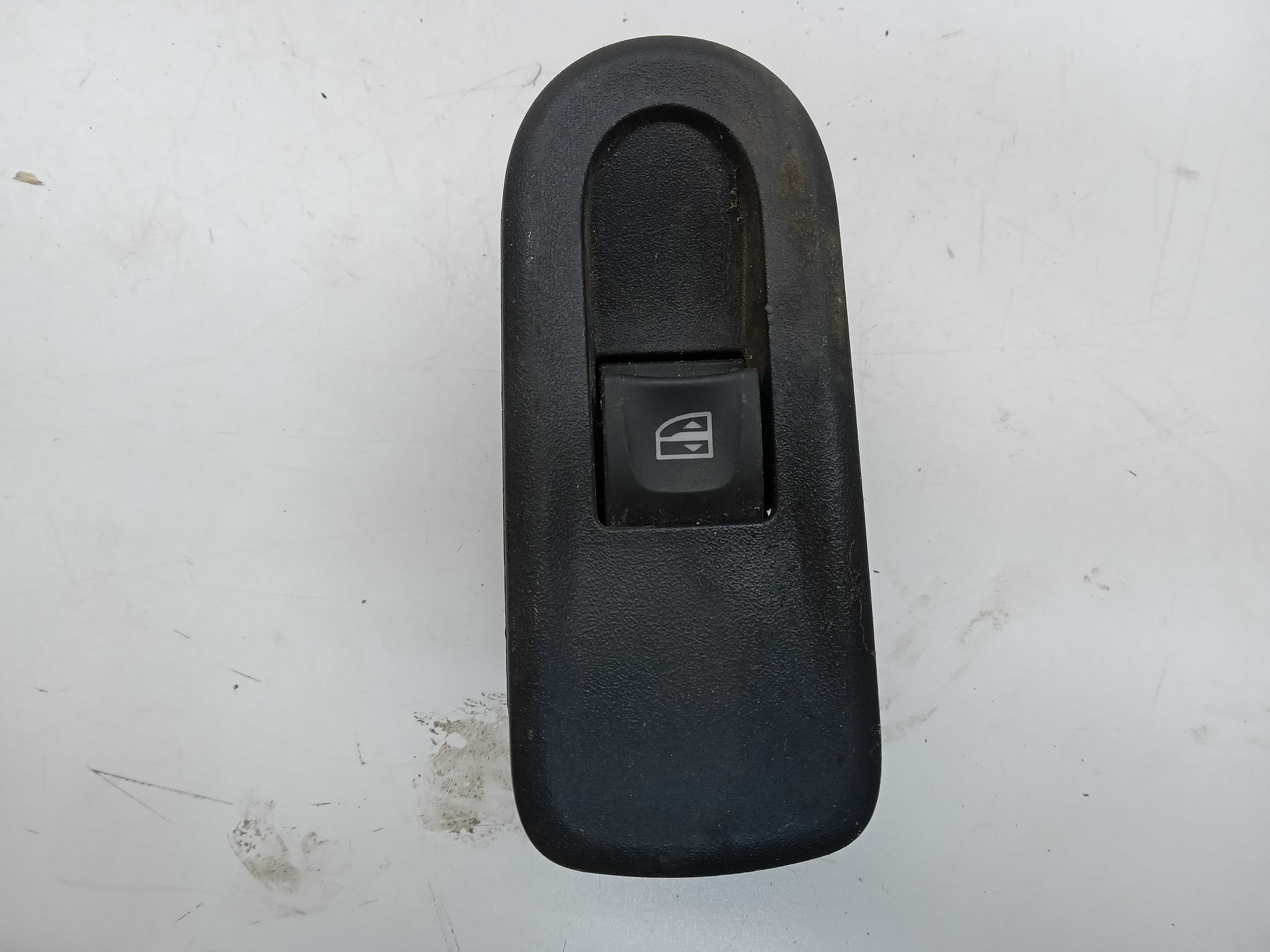 COMANDO BOTAO VIDRO PORTA TRASEIRA LD RENAULT DUSTER 2017 2
