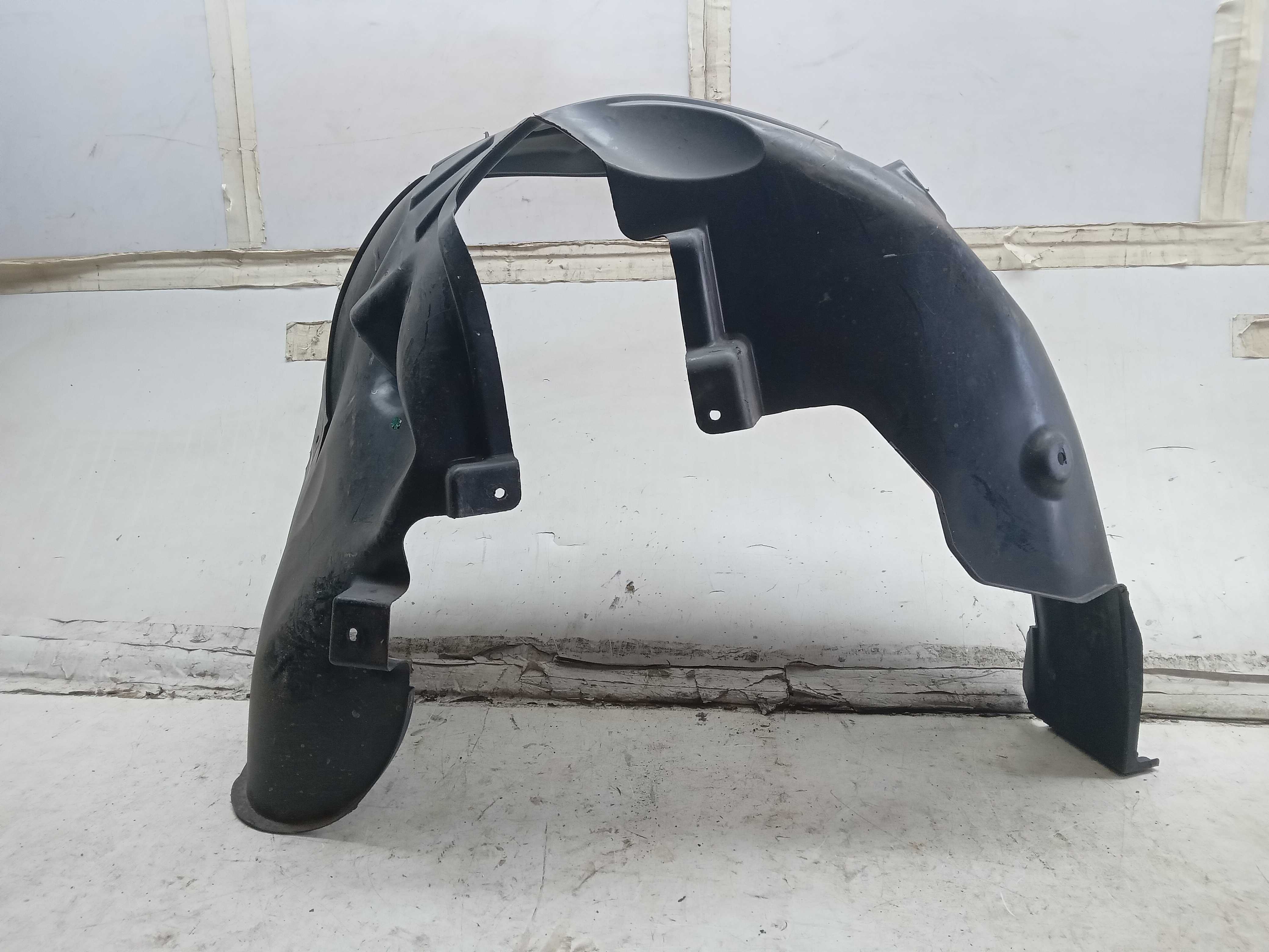 PARABARRO TRASEIRO LE GM TRACKER 2023 2
