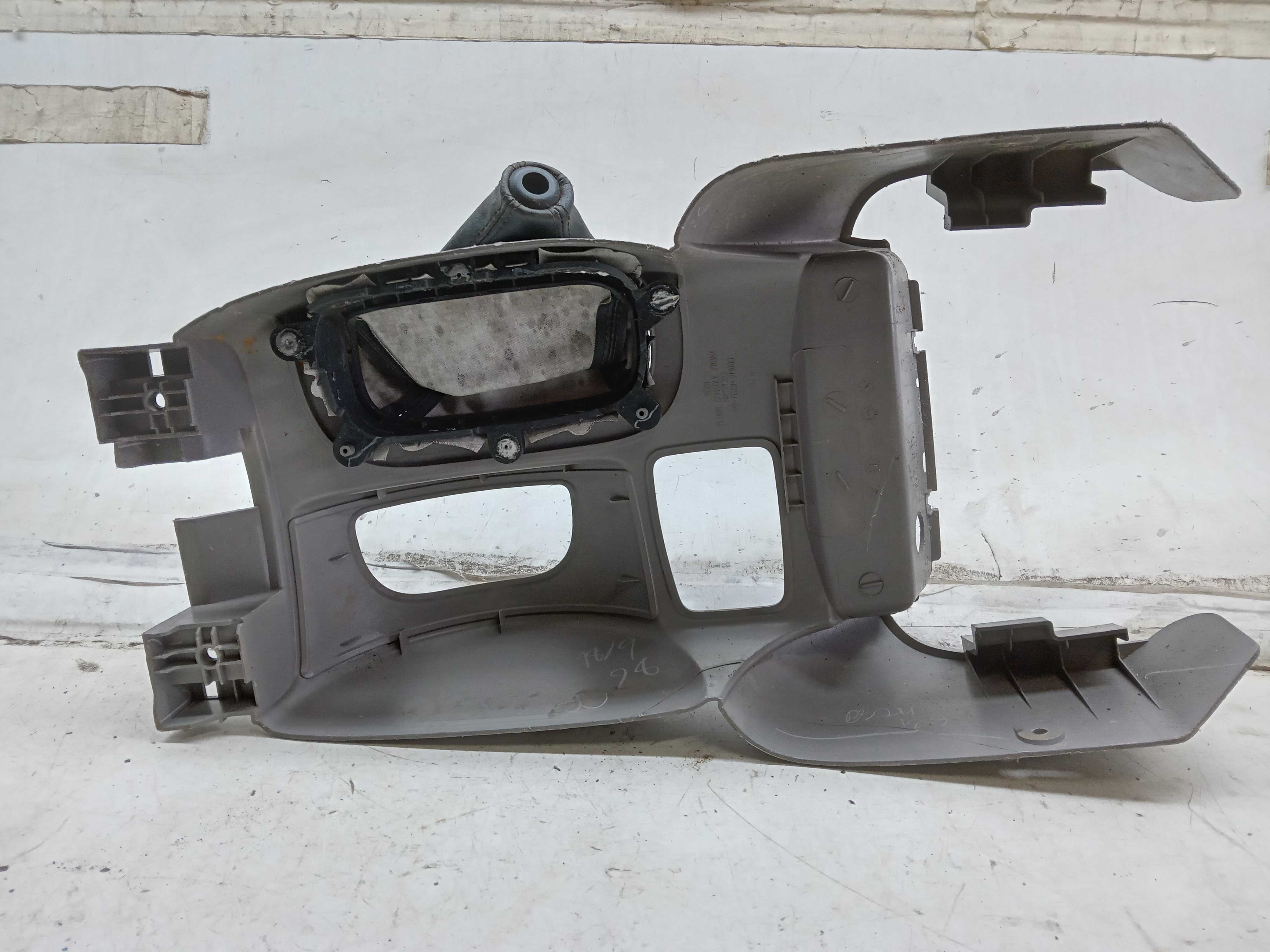 CONSOLE CENTRAL MITSUBISHI L200 2012 2