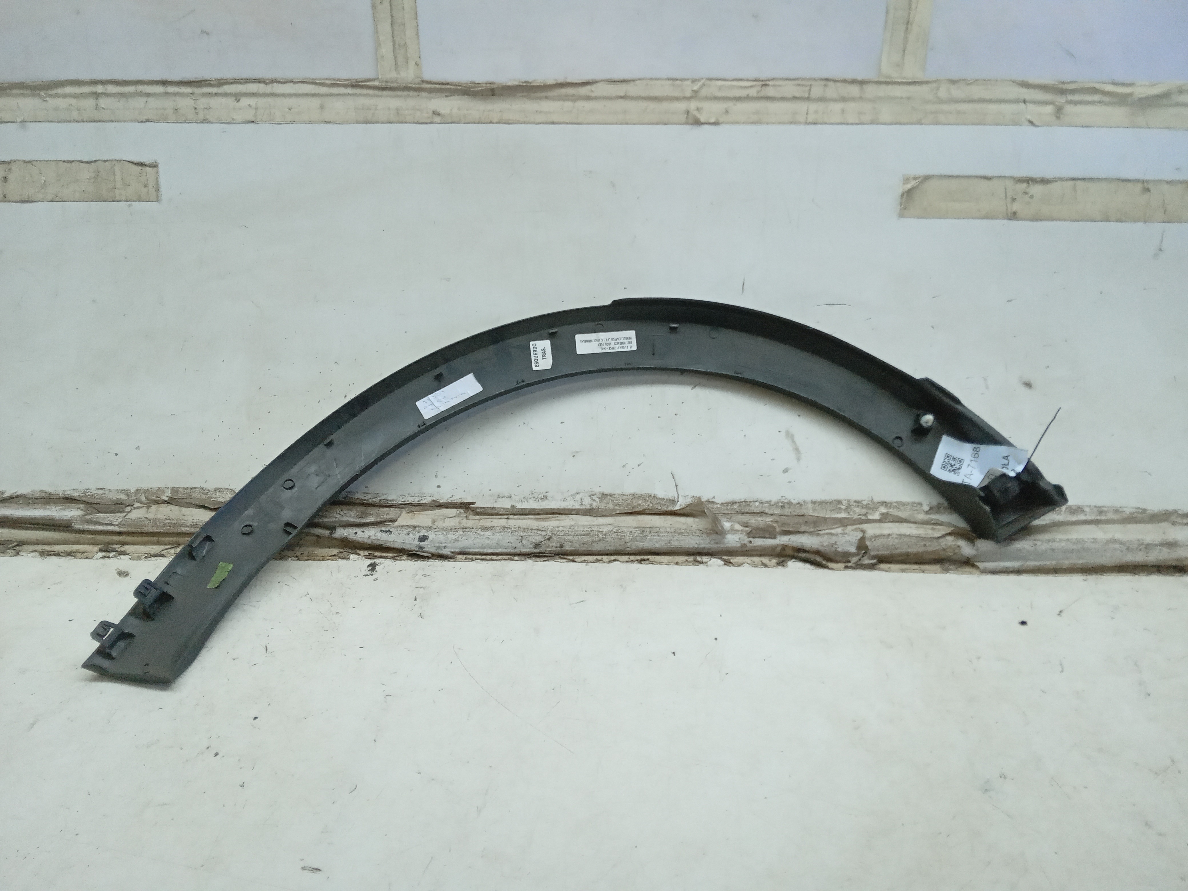 MOLDURA ACABAMENTO PARALAMA TRASEIRO LE RENAULT CAPTUR 2019 2