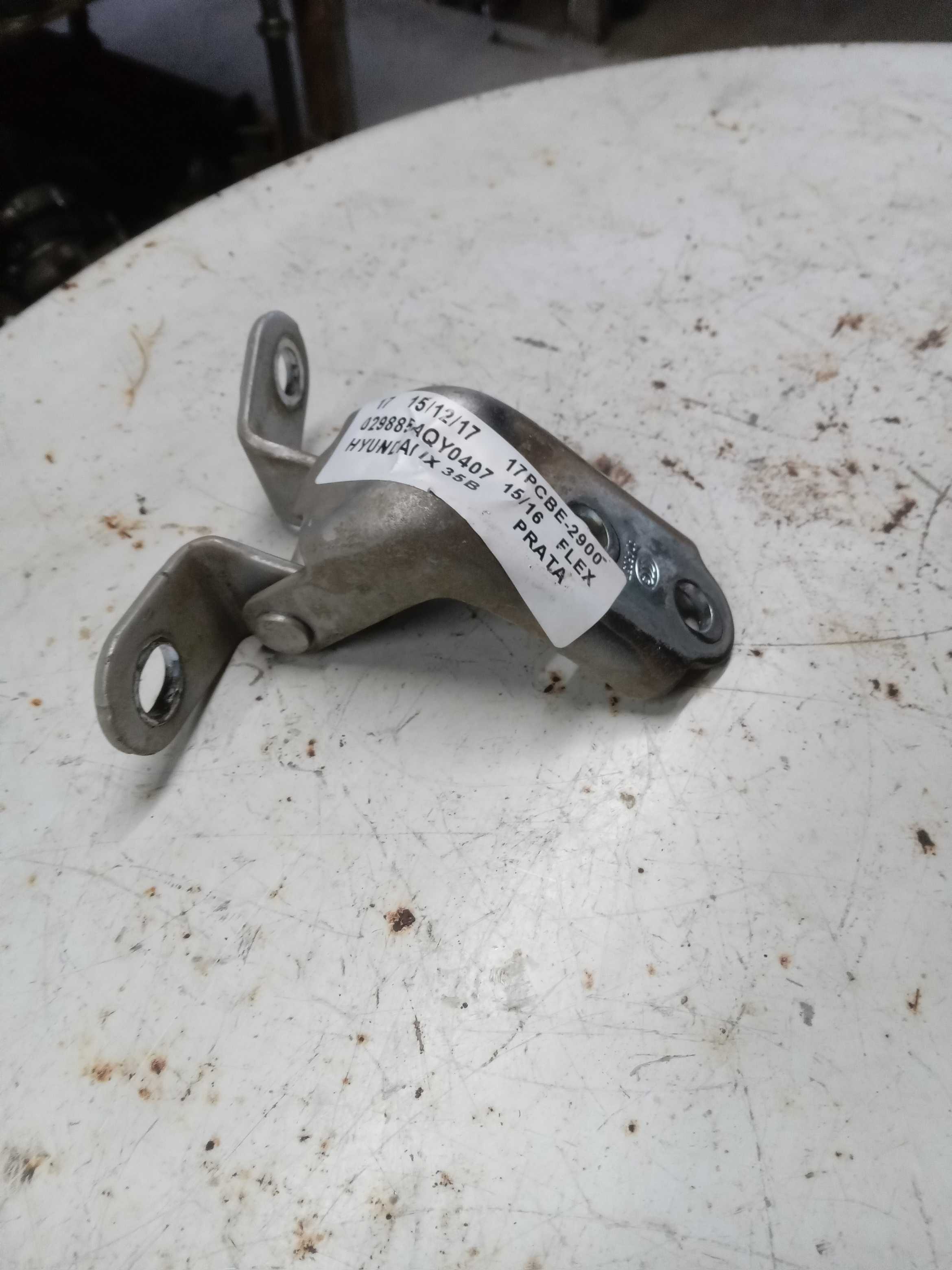 DOBRADIÇA SUPERIOR PORTA HYUNDAI IX35 2015 1