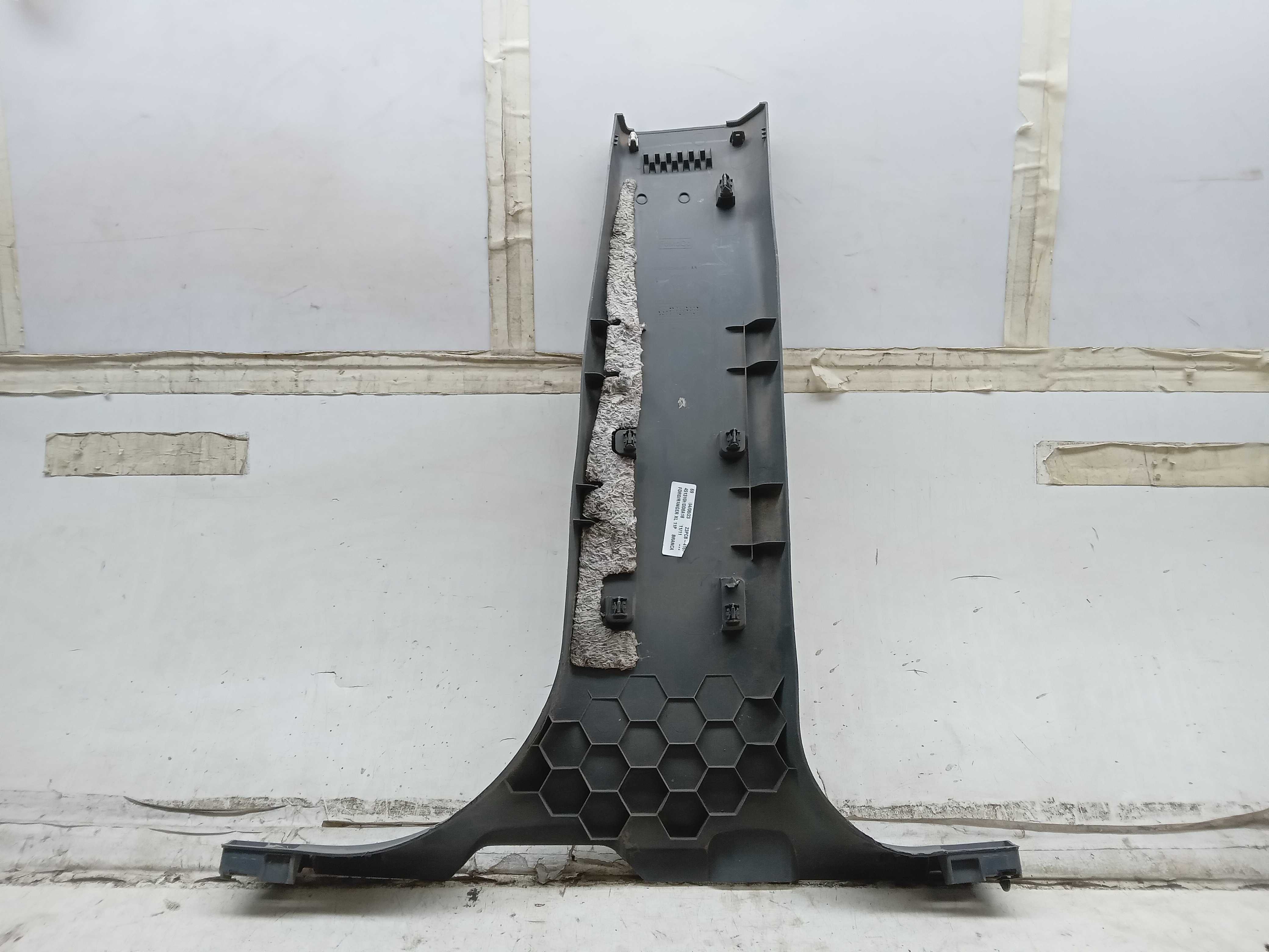 ACABAMENTO MOLDURA COLUNA INFERIOR FORD RANGER 2011 2