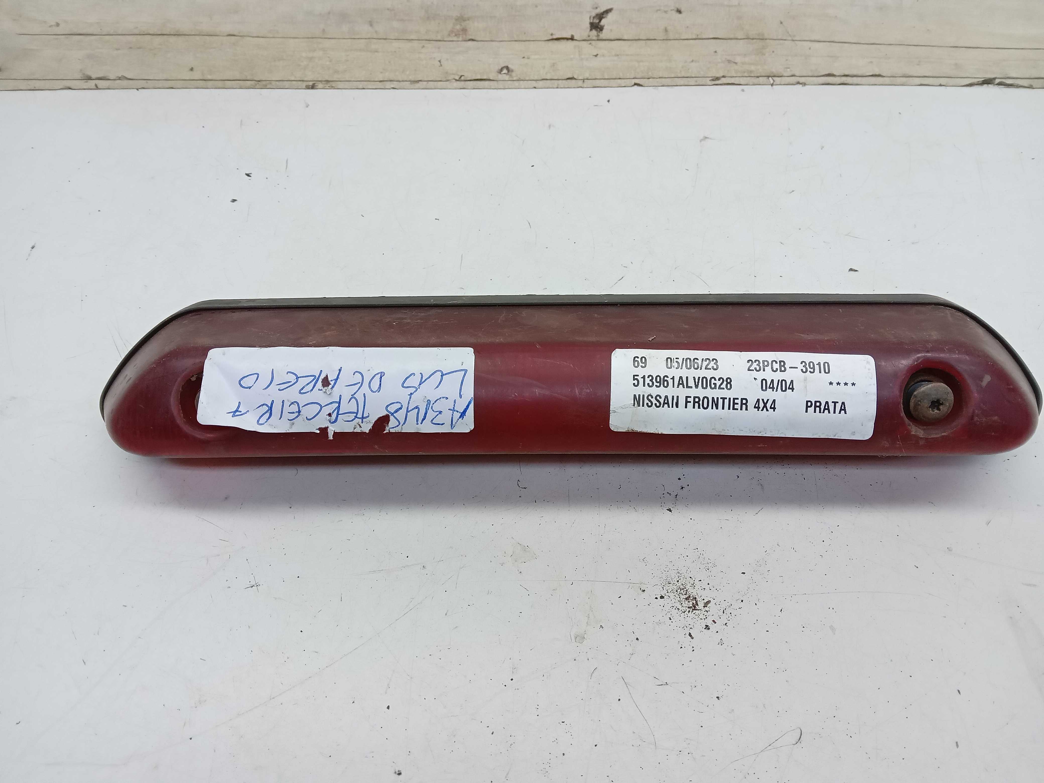 BRAKE LIGHT LUZ FREIO NISSAN FRONTIER 2004