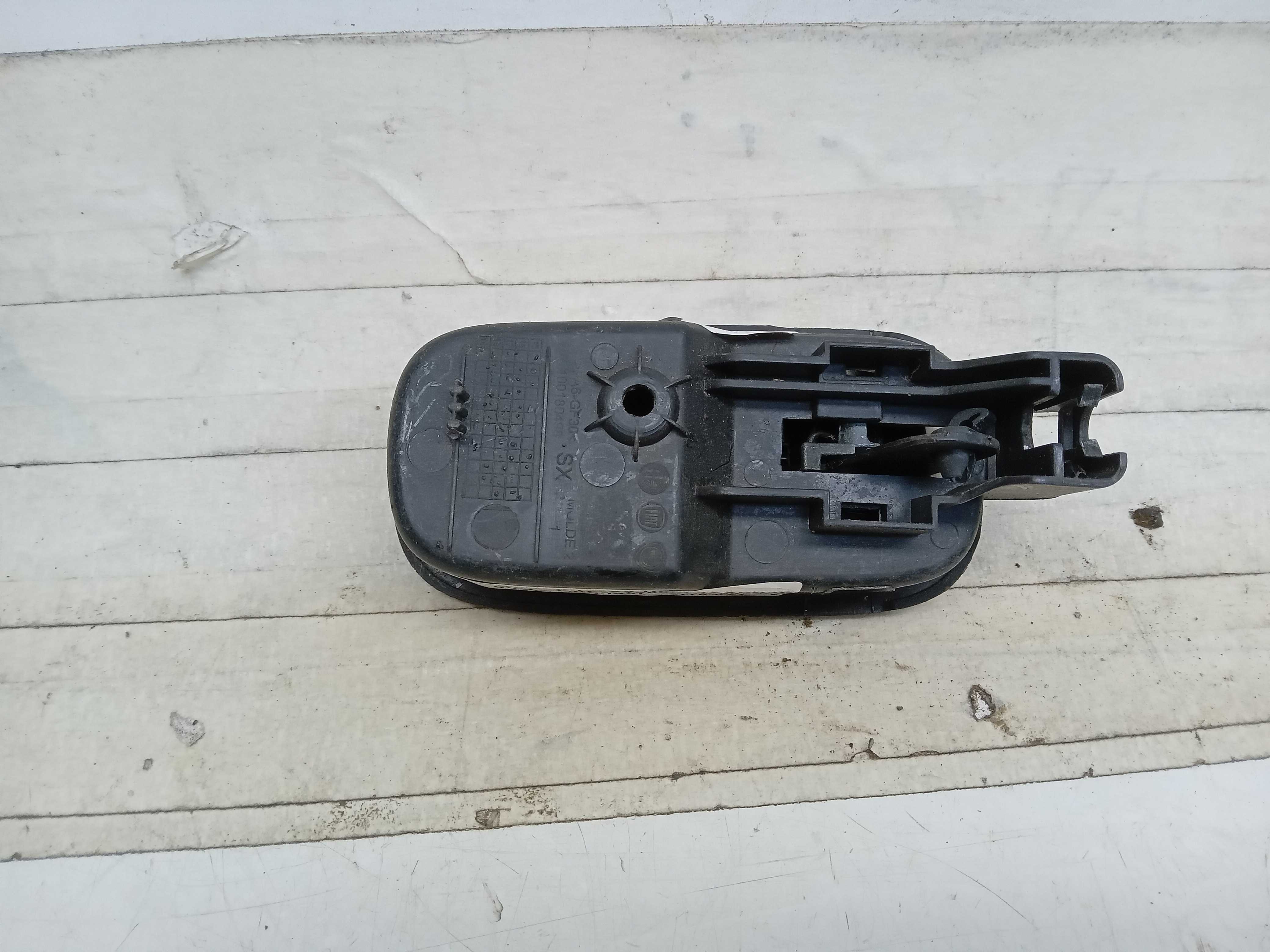 MAÇANETA INTERNA PORTA TRASEIRA LE RENAULT CLIO 2004 2