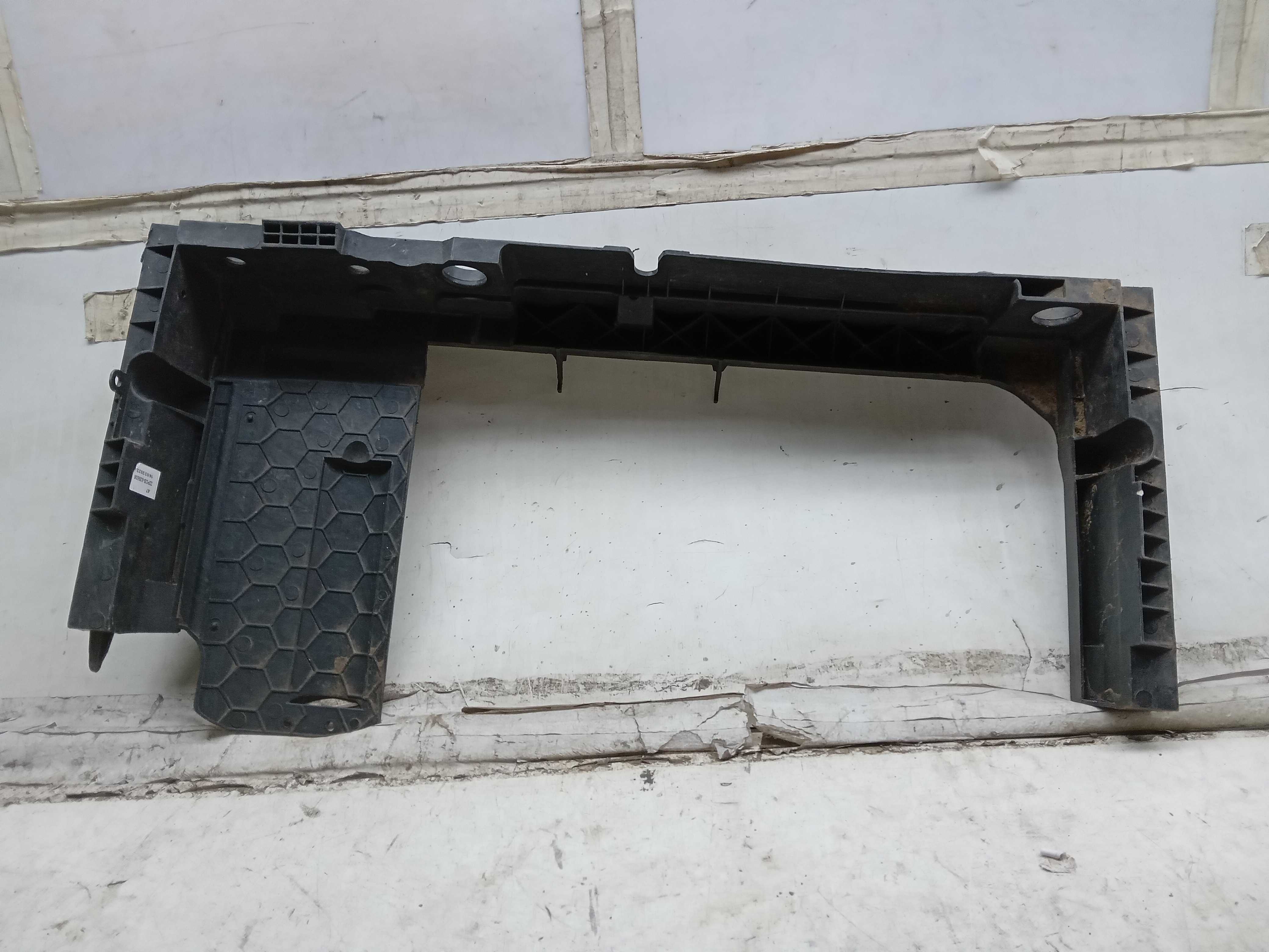 Moldura Painel frontal inferior ford ka 2015 a 2020 1