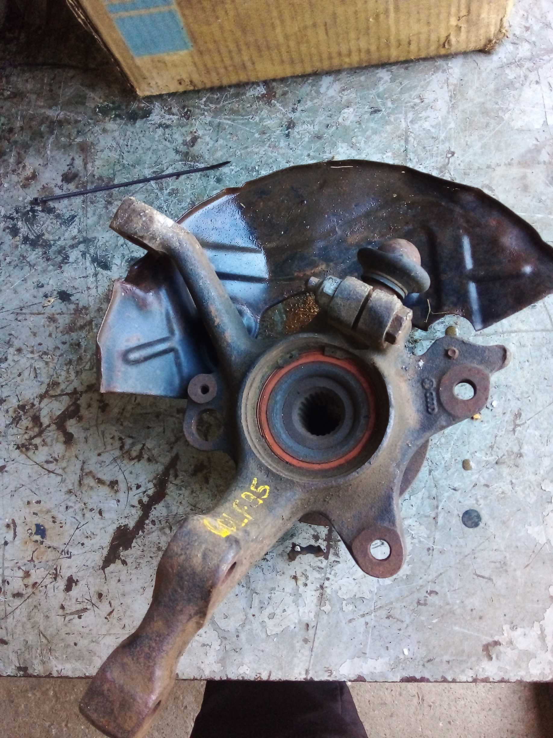 CUBO MONTANTE DIANTEIRO DIREITO VW GOLF 1995