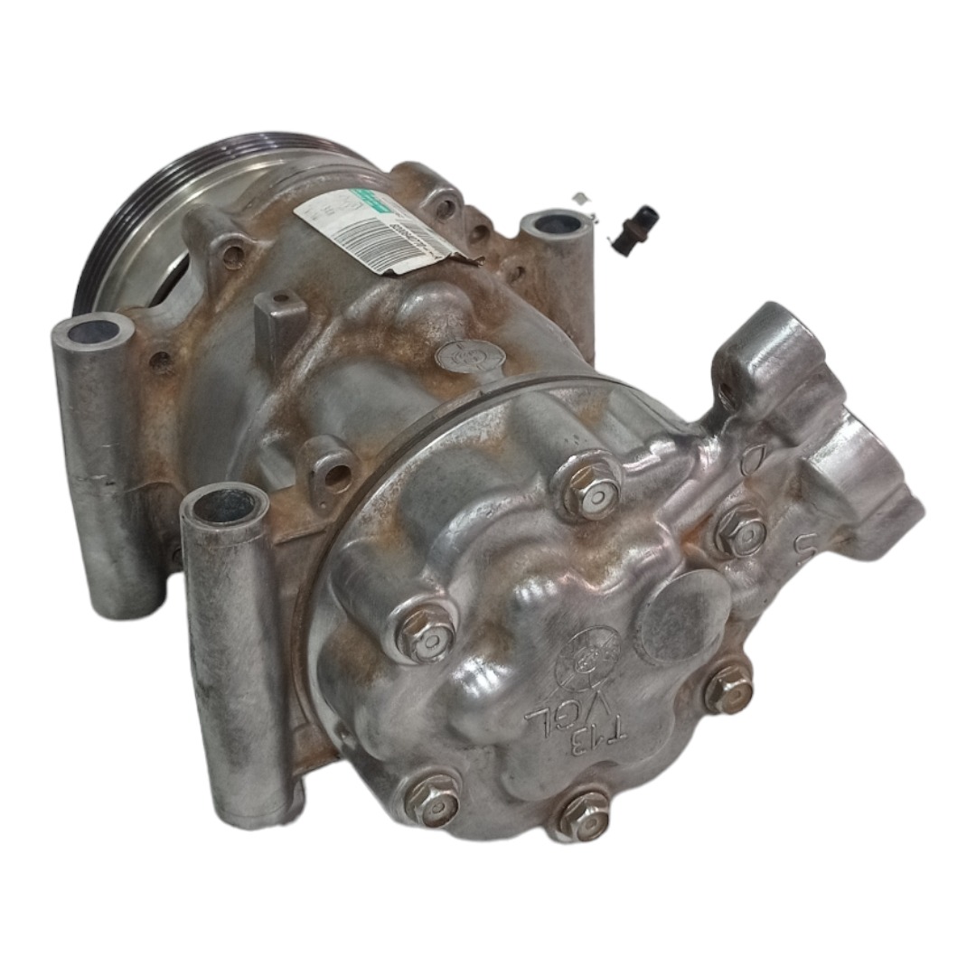 Compressor Ar Condicionado Renault Clio 1.0 8v 2013 Sanden 4