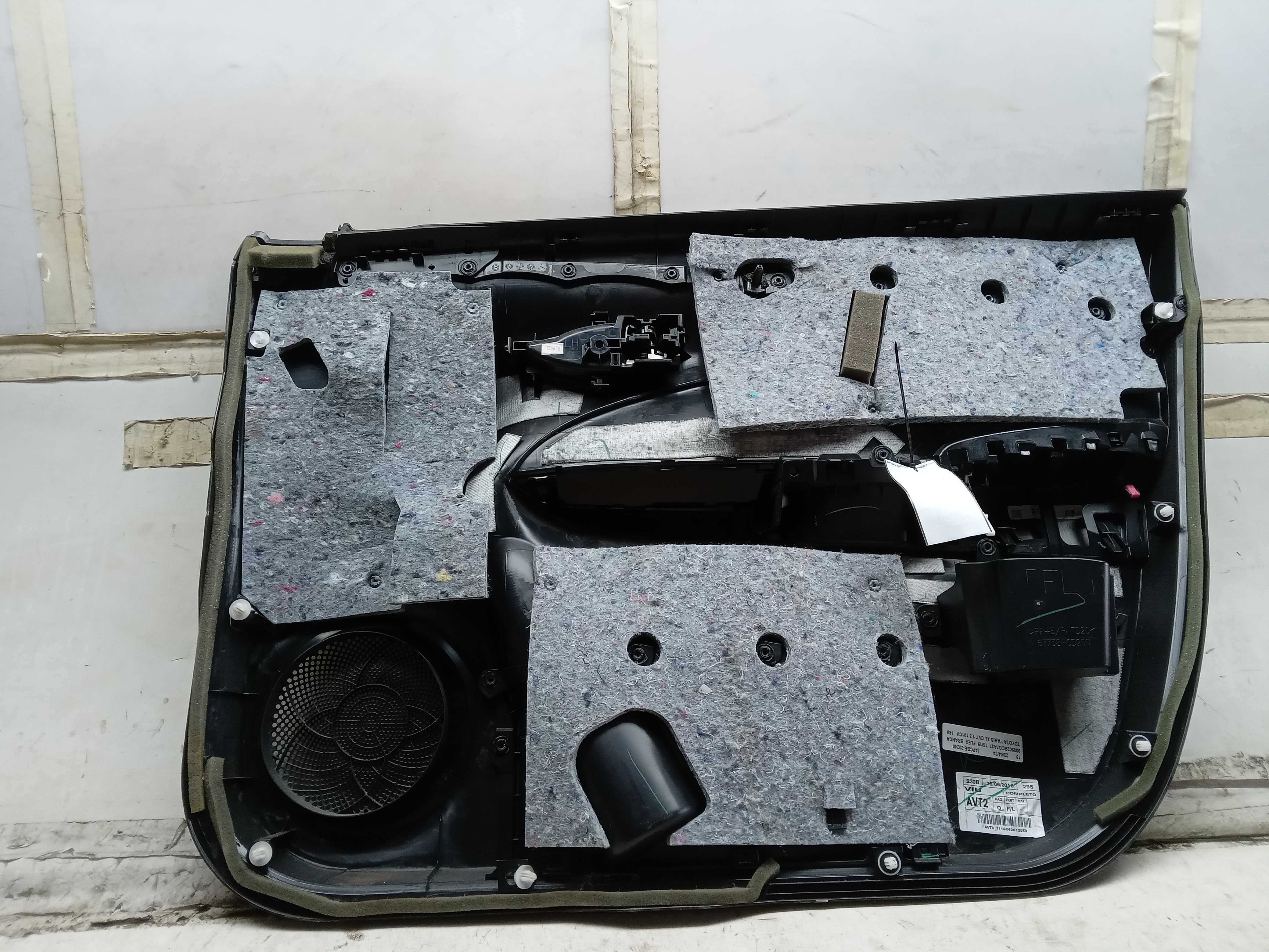 FORRO PORTA DIANTEIRO LE TOYOTA YARIS 2020 2