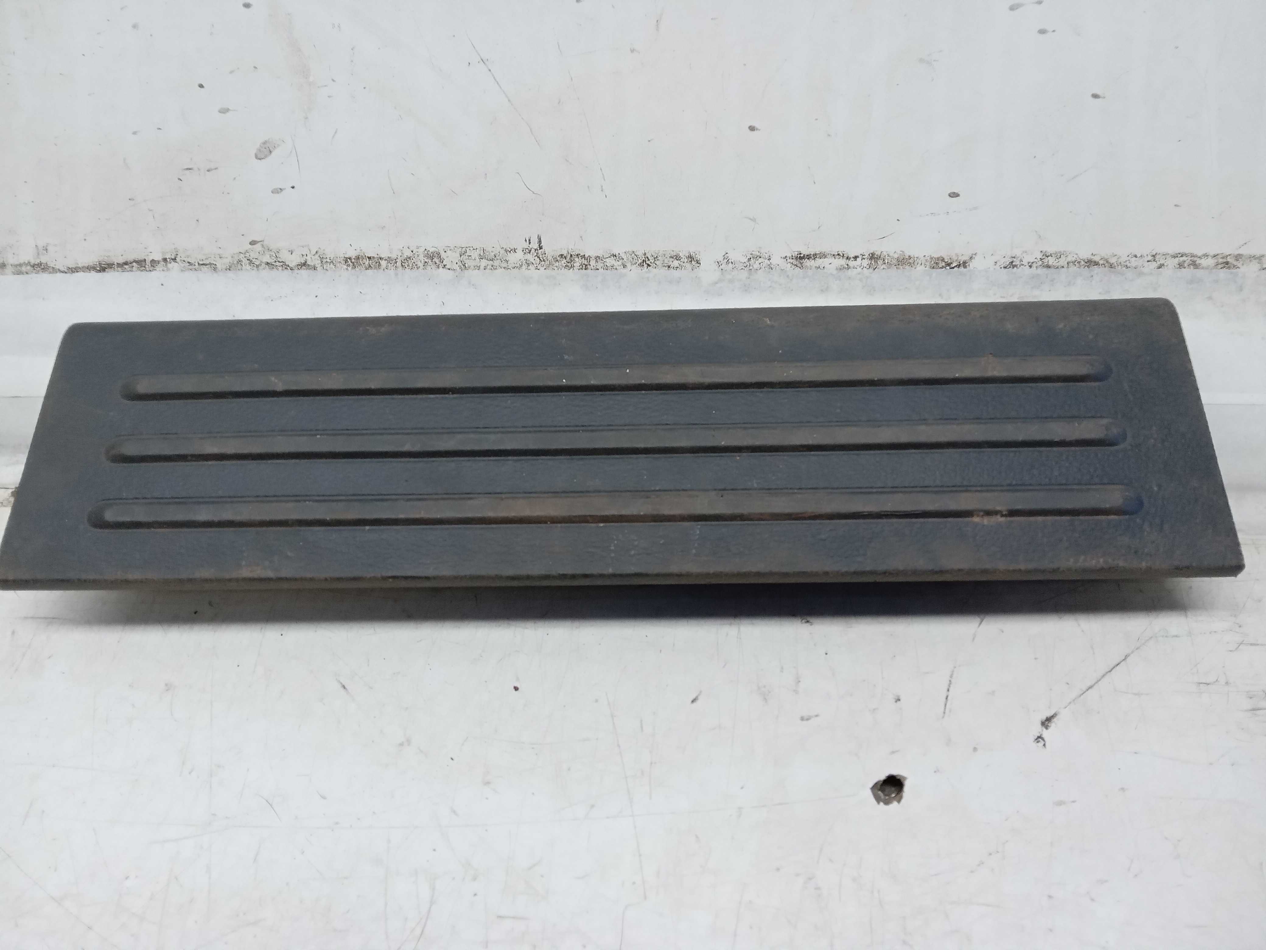 PLACA SOLEIRA PORTA TRASEIRA LD FORD RANGER 2018 1