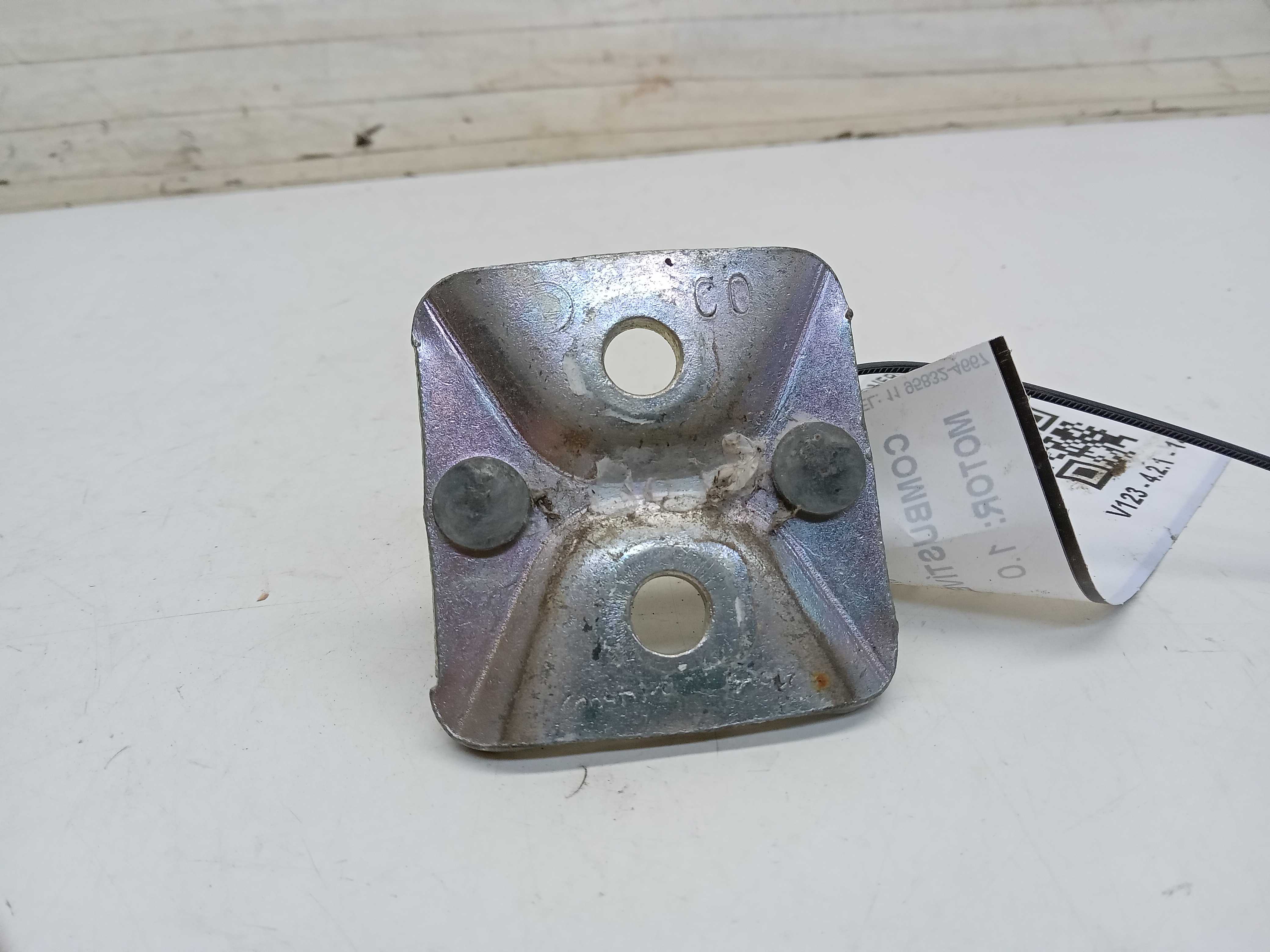 BATENTE  PORTA DIANTEIRA ESQUERDA Fiat Argo 2020 2