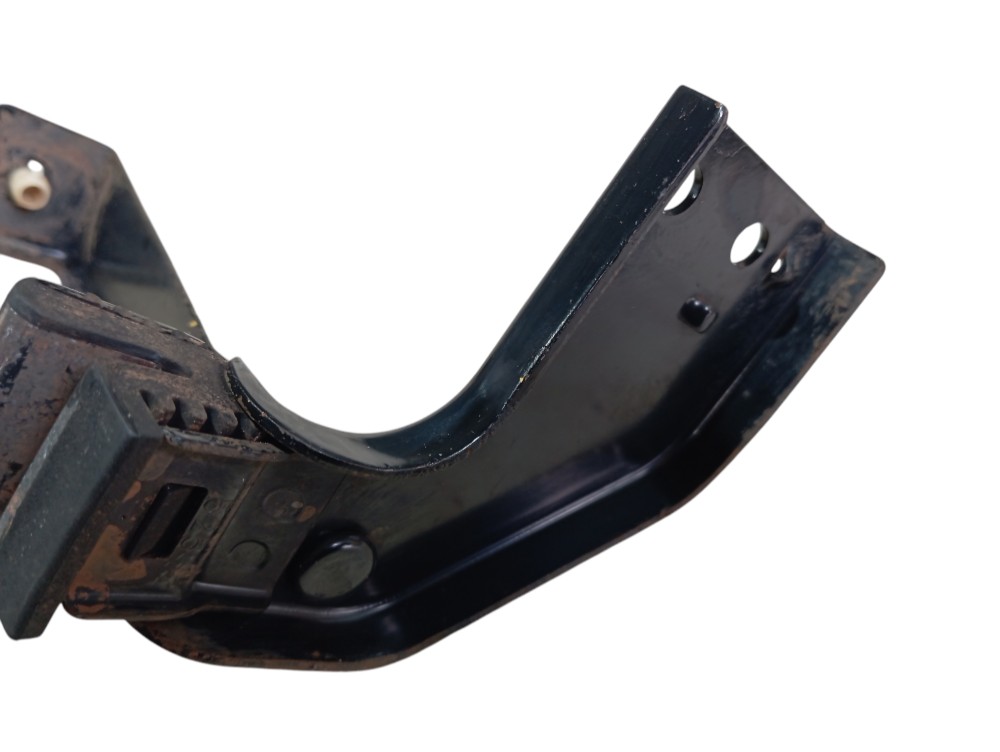 Suporte Esquerdo Condensador Land Cruiser Prado 2005 V620 5