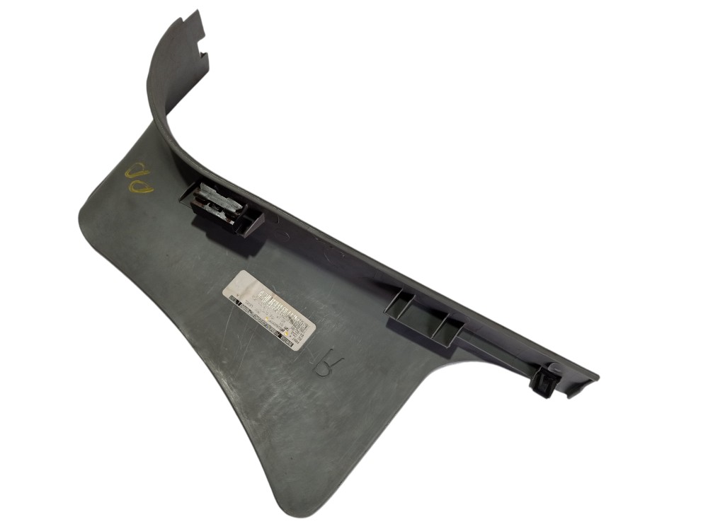 Moldura Pe Coluna Direita Chrysler Grand Caravan 2005 V368 4