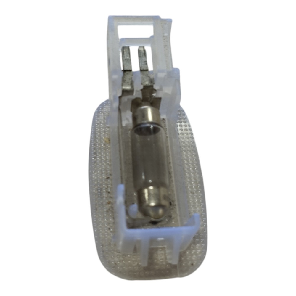 Luz Cortesia Mercedes B180 2010 1.7 V630 4