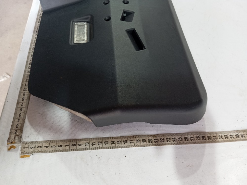 Acabamento Inferior Direito Painel Porsche Cayenne 2003 V371 10