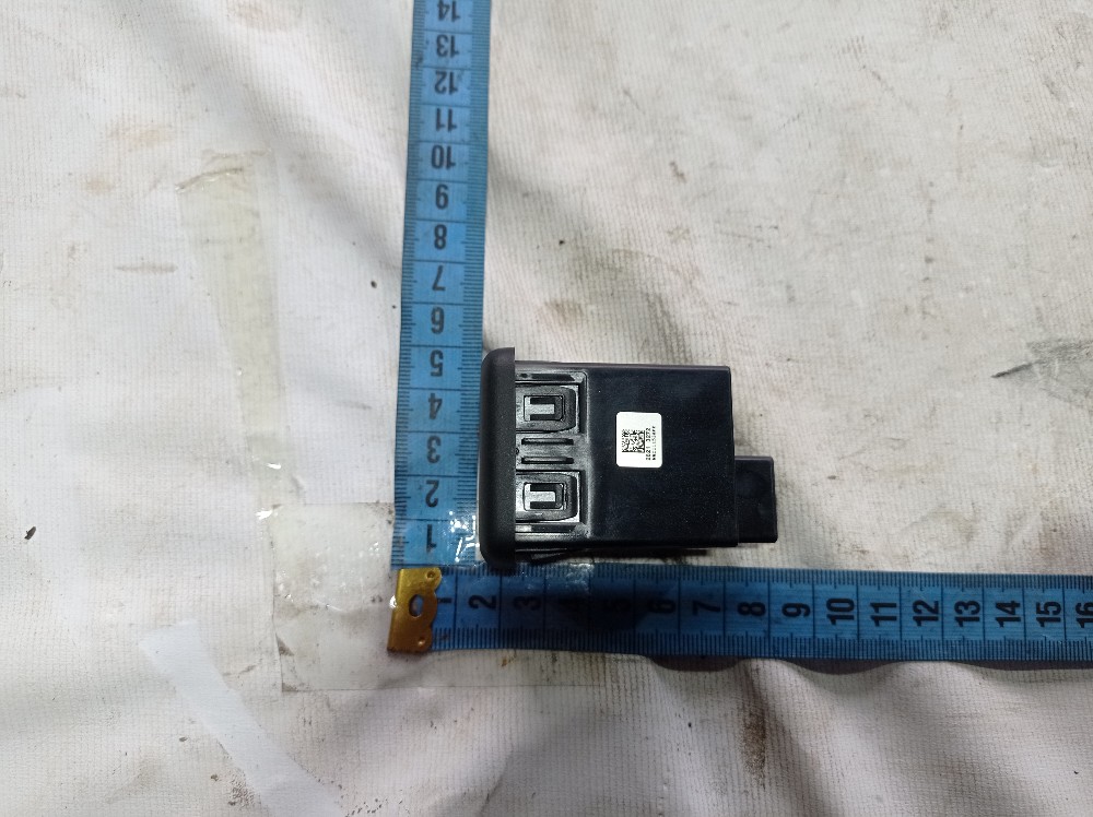 Entrada Usb Gm Tracker 2020 2025 V627 8