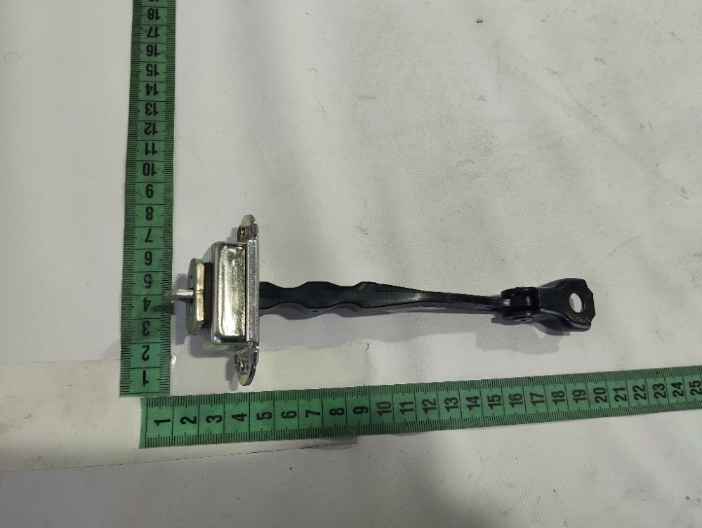 Limitador Porta Dianteira Esquerda  Nissan Leaf 2023 V632 6