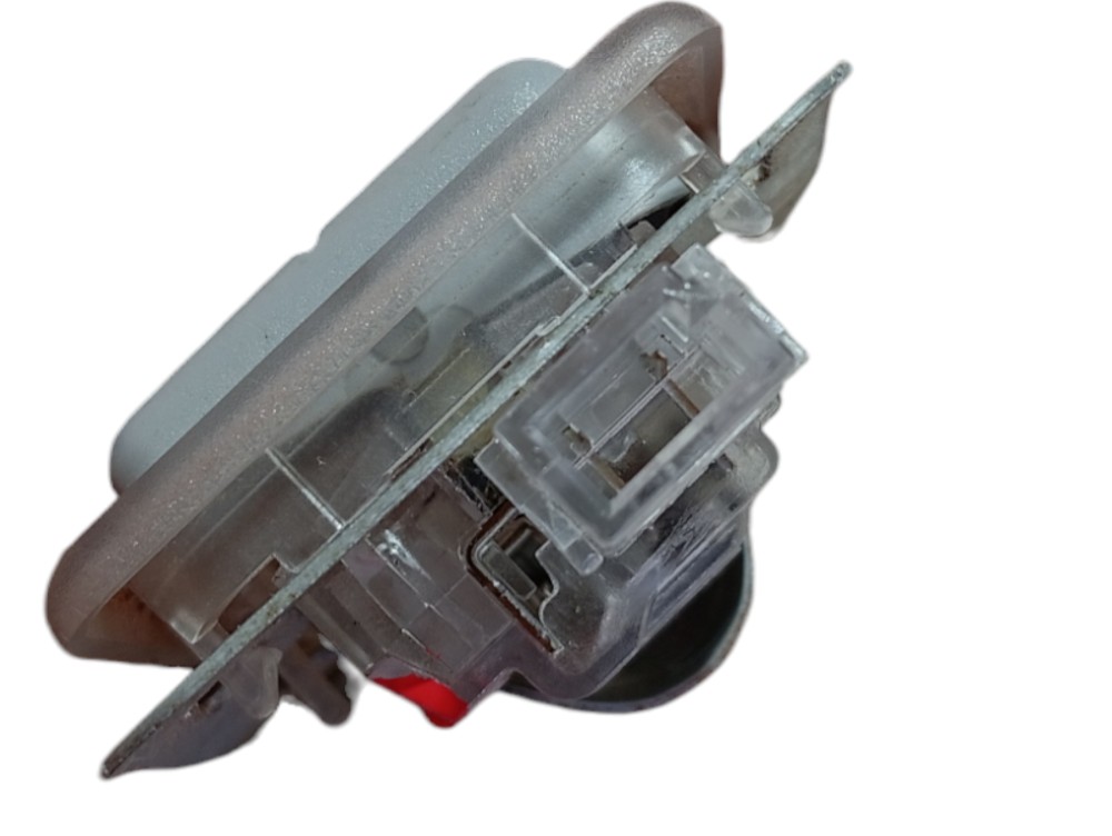 Luz Cortesia Direita Tampa Tras Discovery Sport 16 A 18 V611 3