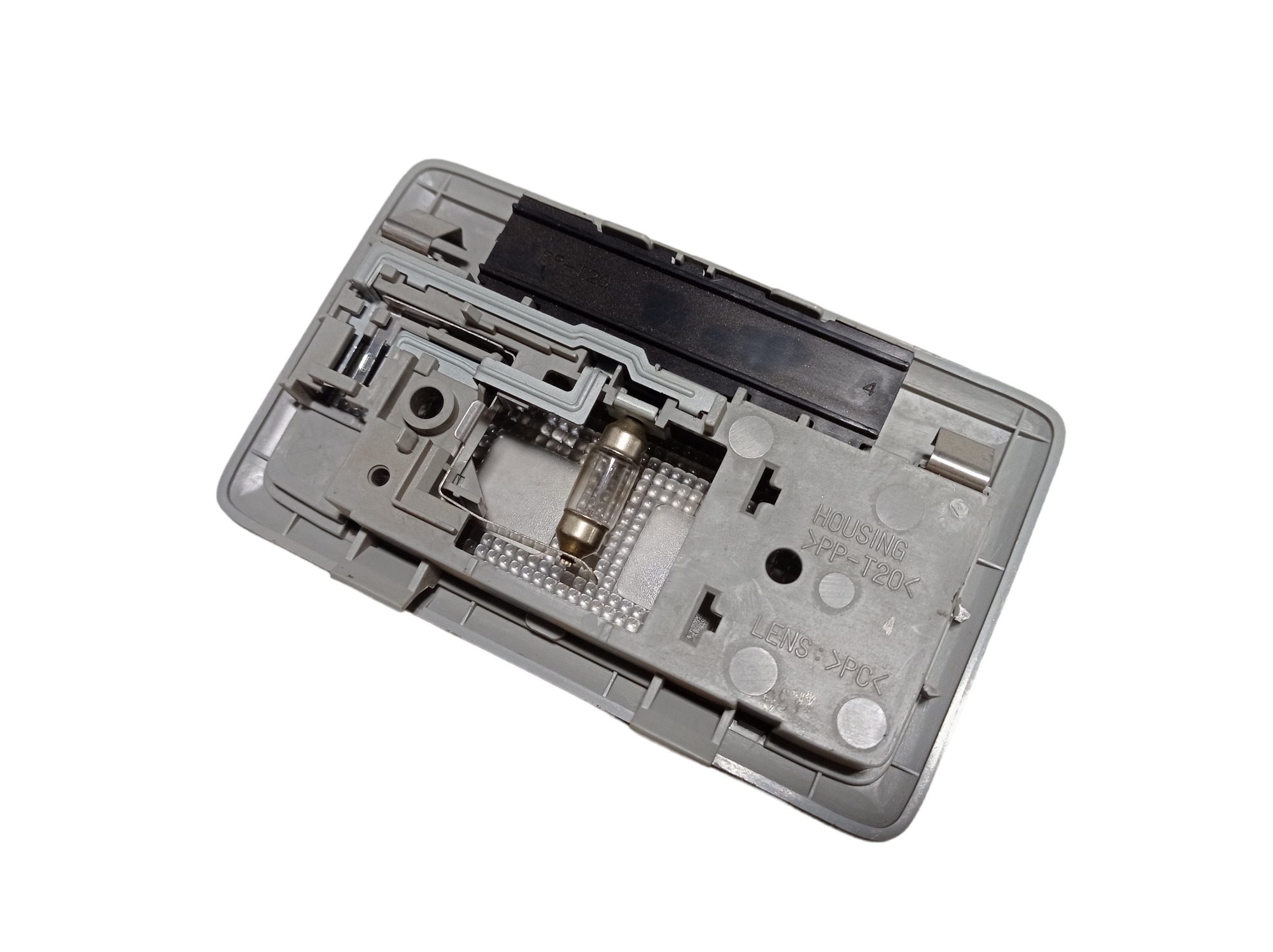 Luz Cortesia Traseira Suzuki Grand Vitara 2012 2015 V570 4