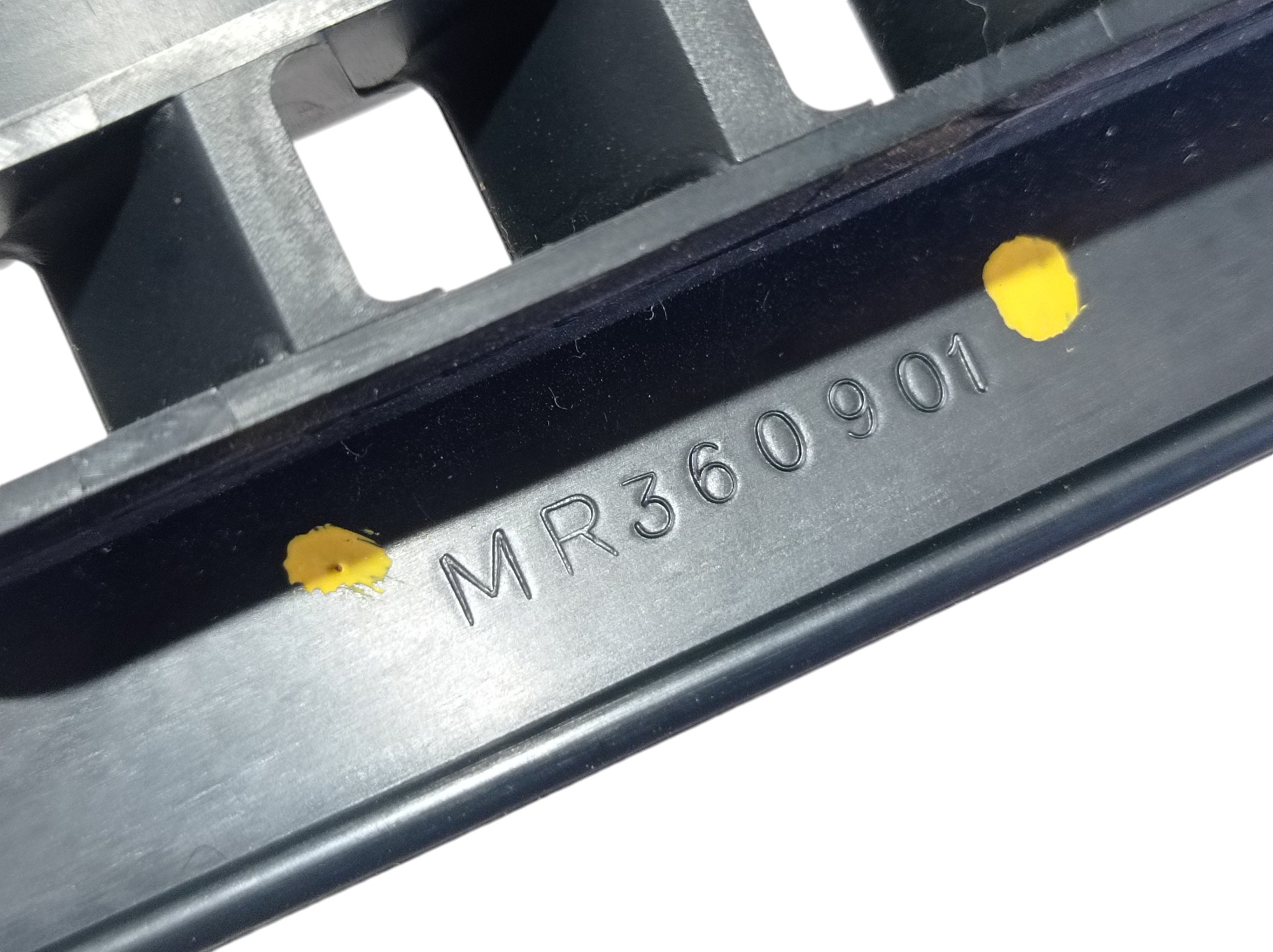 Difusor Saida Ar Traseiro Mitsubishi Pajero Full 2020 V599 7