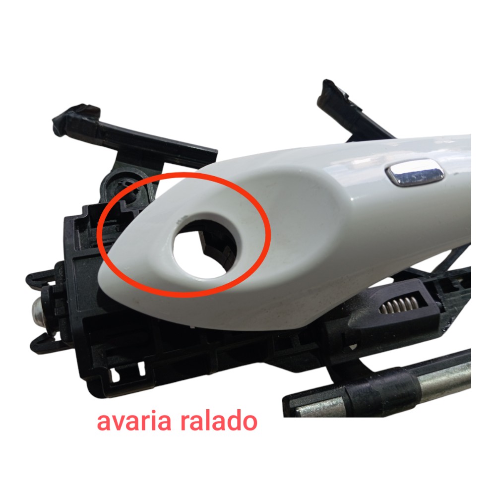 Maçaneta Porta Dianteira Esquerda Gm Tracker 2020 2025 V627 1