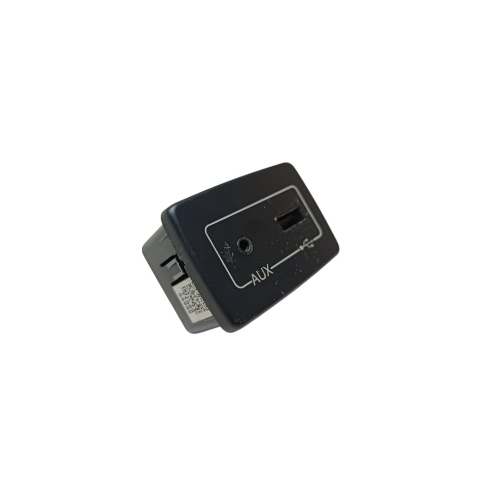 Entrada USB auxiliar Fiat Mobi 2018 2