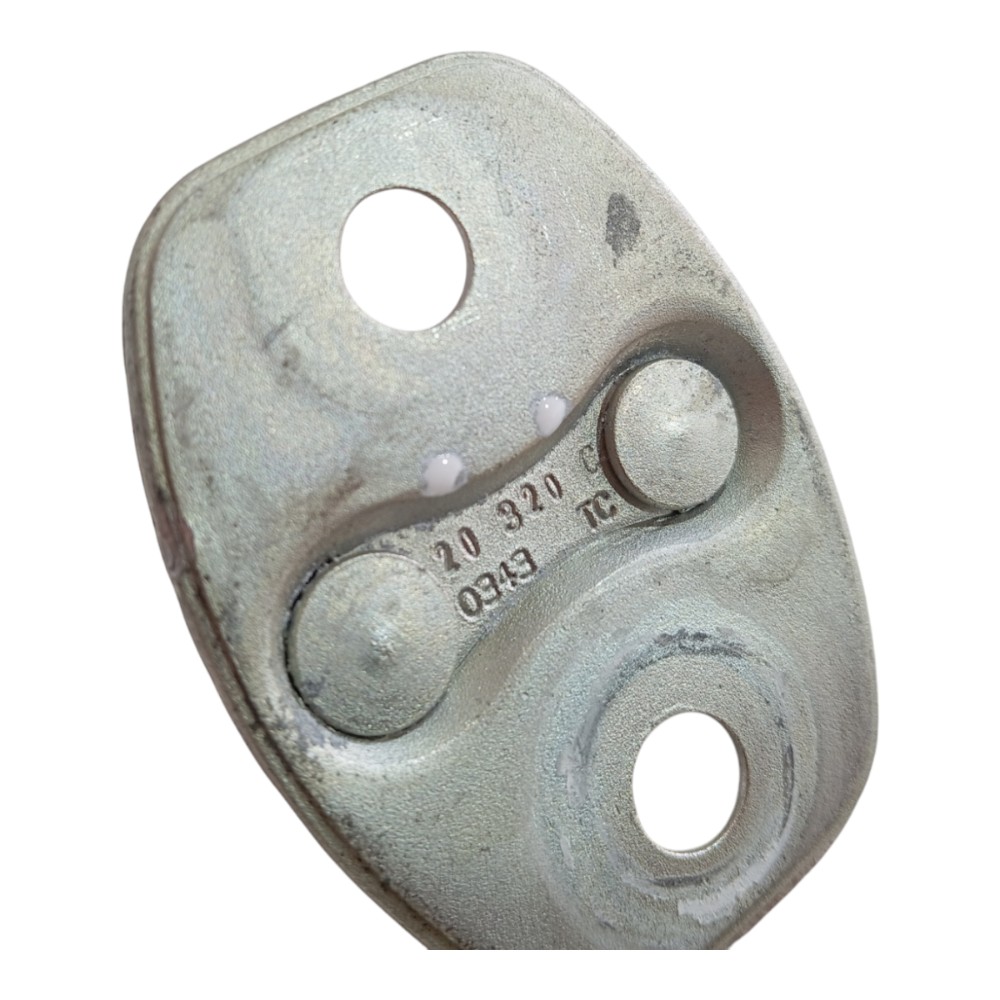 Batente Porta Gm Tracker 2020 2025 V627 4
