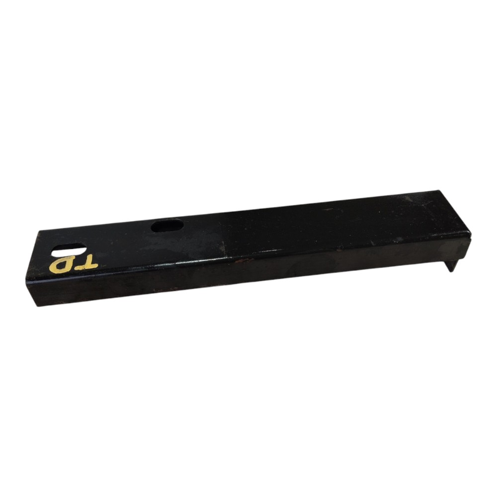 Suporte Parachoque Traseiro Direito Mitsubishi L200 04 V638 8
