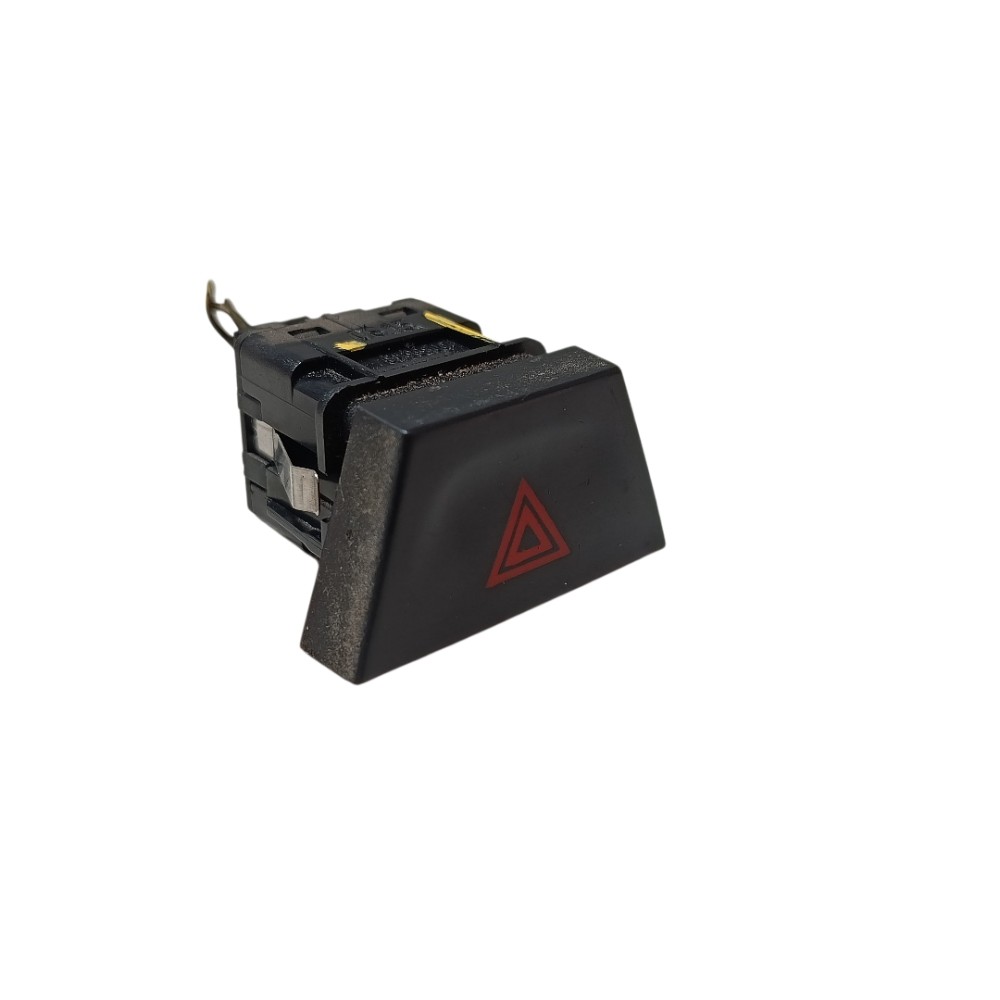 Botão pisca alerta GM Montana 2015 2