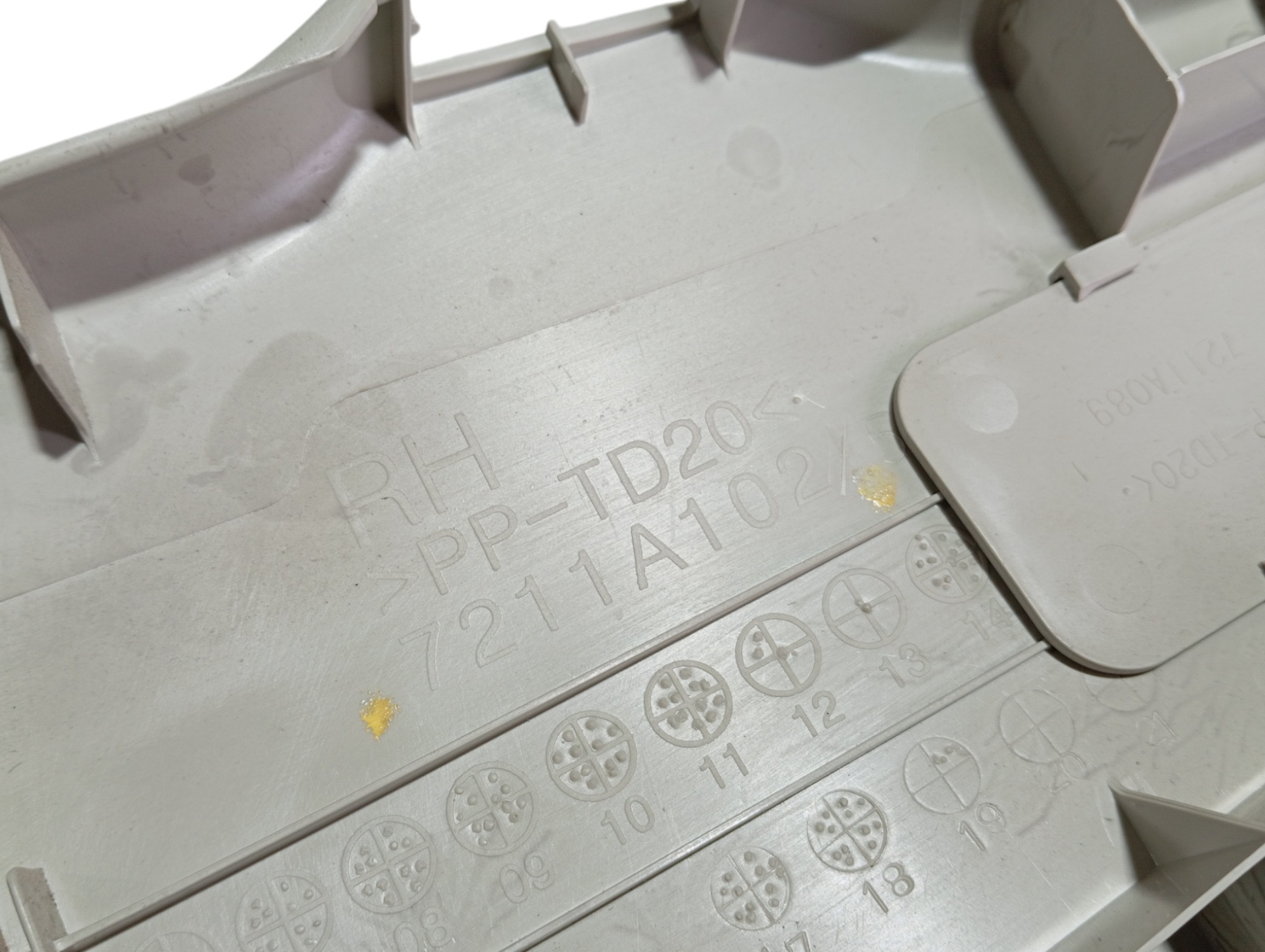 Acabamento Coluna Direita Mitsubishi Pajero Full 2020 V599 6