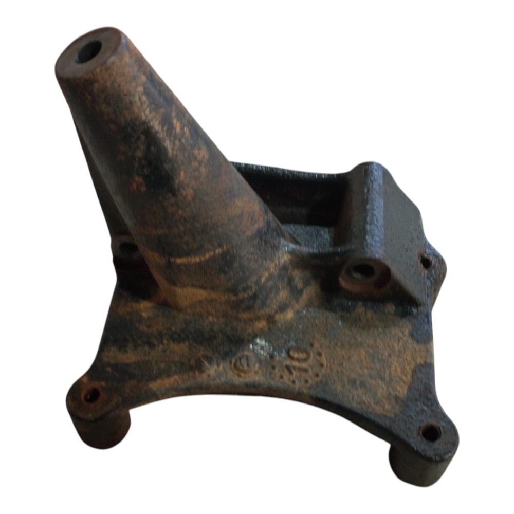 Suporte Compressor Troller T4 2011 V650 7