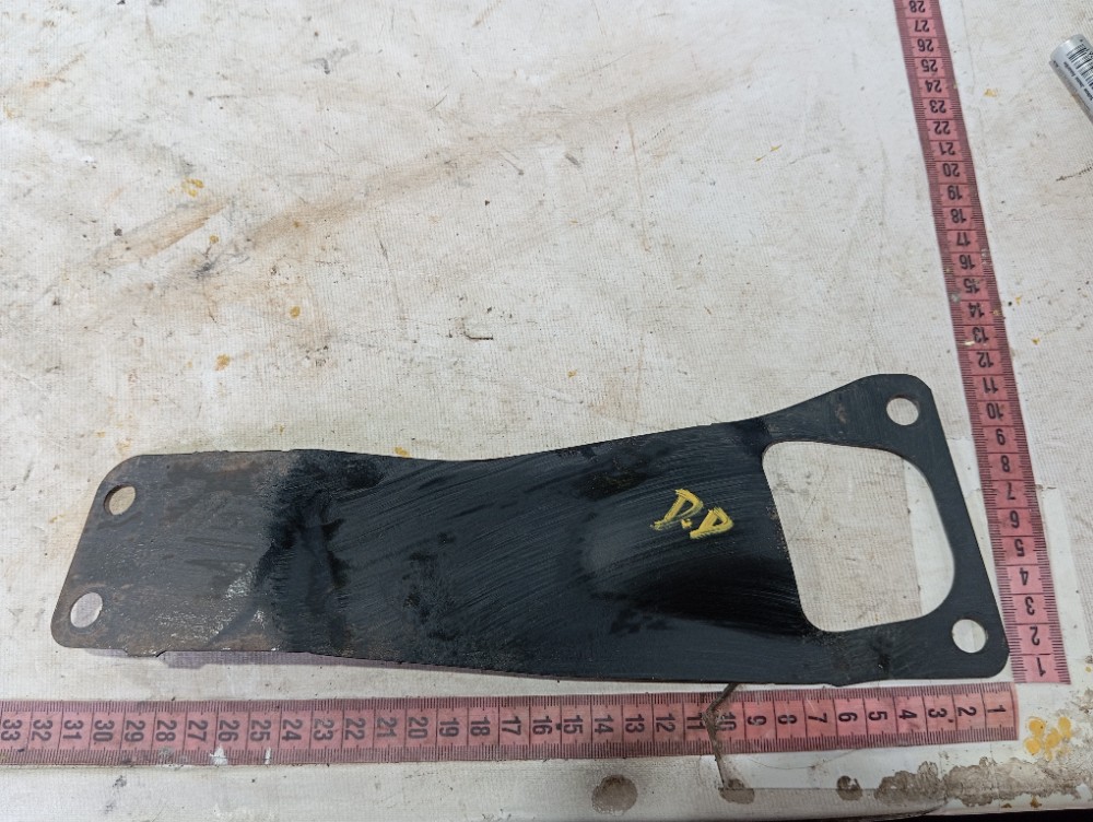 Suporte direito quadro diant Renault Zoe 2022 a 23 V639 9