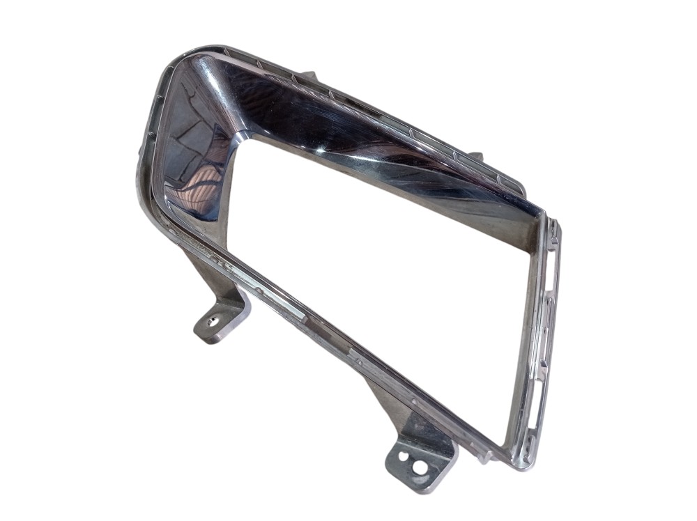 Moldura Farol Milha Esquerdo Ssangyong Xlv Dlx 1.6 2018 V612 3