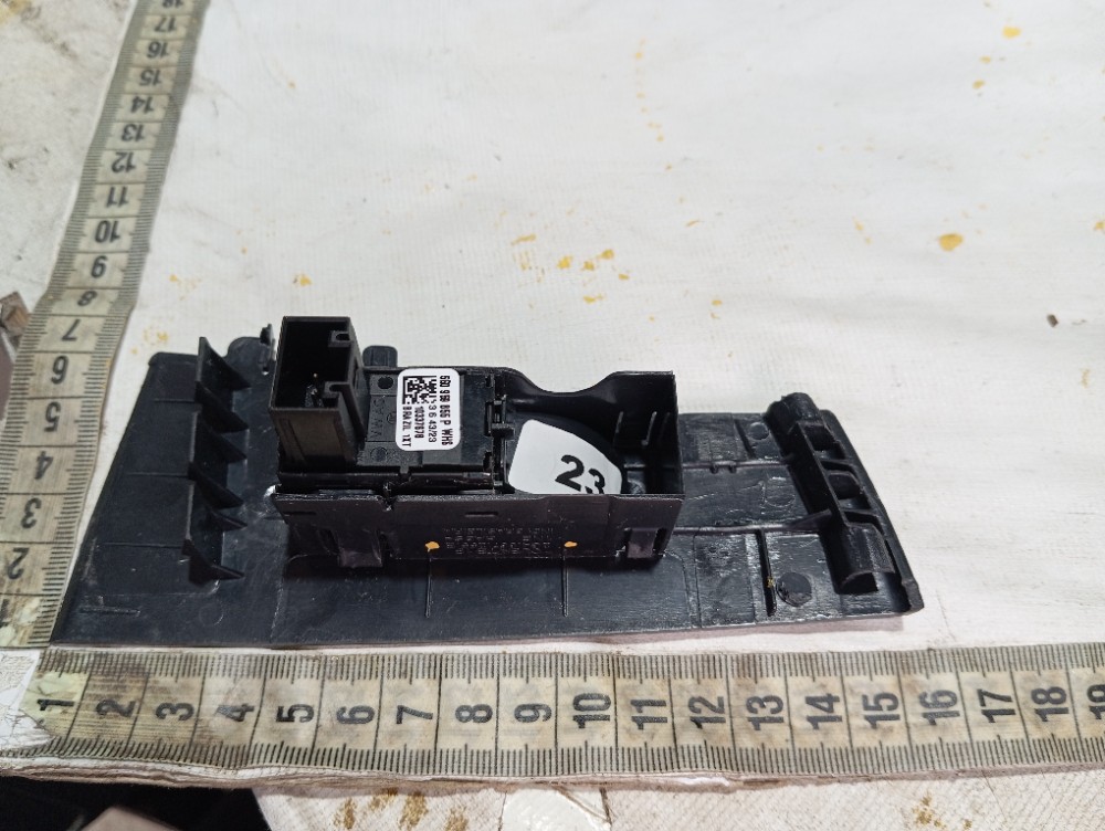 Botão Vidro Porta Traseira Direita Vw Nivus Hl Tsi 2024 V608 9
