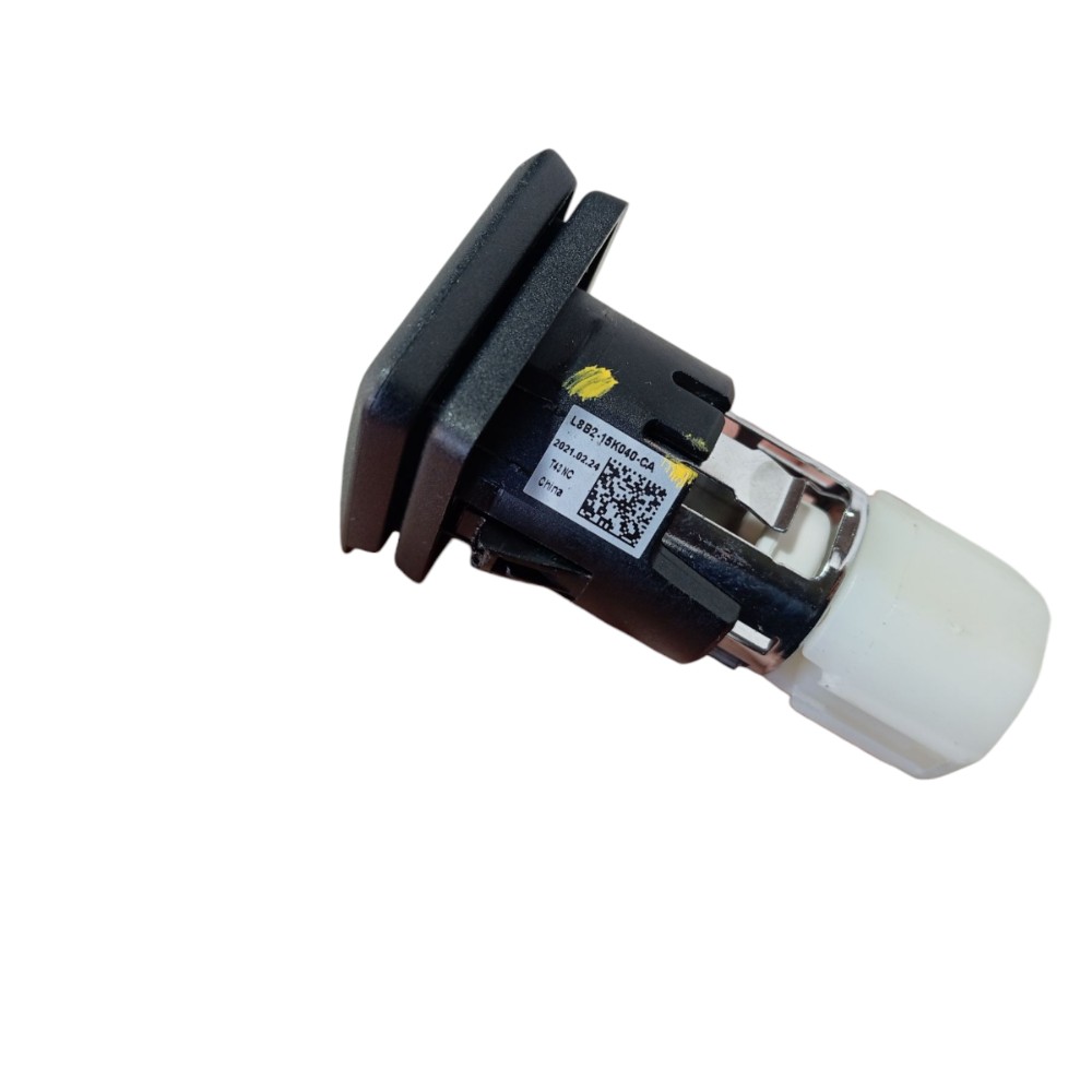 Tomada 12v Esquerda Porta Malas Defender 2021 2022 V645 3