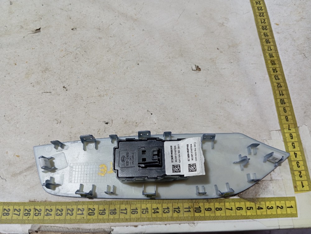Botão Vidro Porta Traseira Esquerda Byd Dolphin Mini 24 V665 8