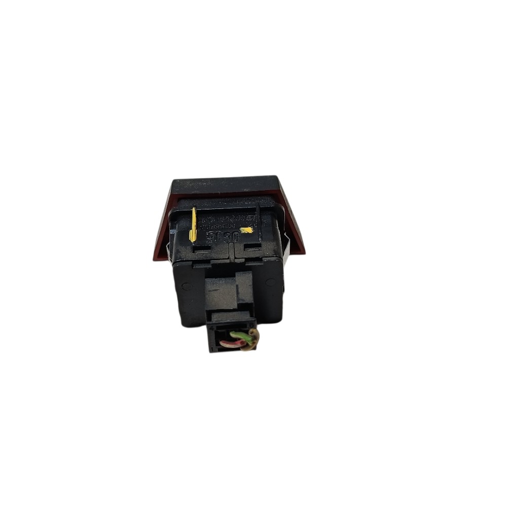 Botão pisca alerta GM Montana 2015 4