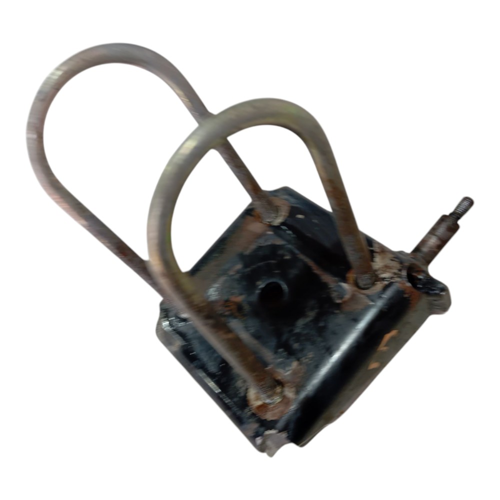 Suporte esq feixo mola Mitsubishi L200 Sport 2004  a 07 V638 2