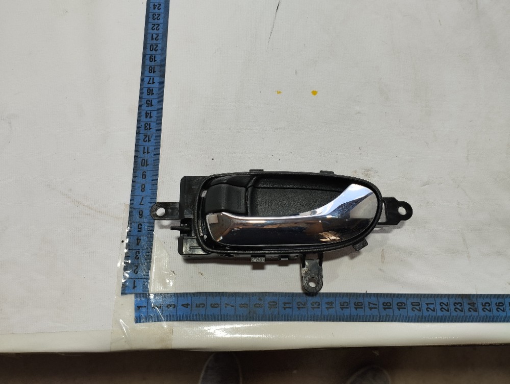 Maçaneta Interna Dianteira Esquerda Nissan Leaf 2023 V632 7