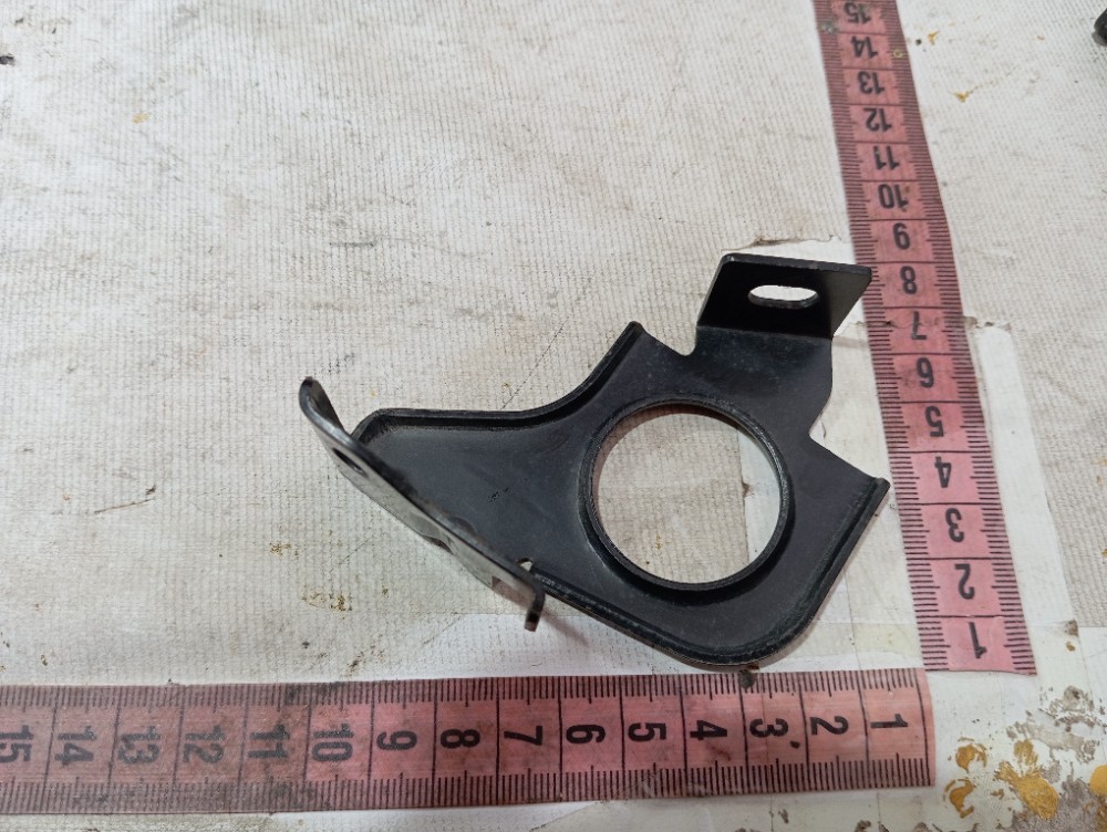 Suporte Esquerdo Radiador Byd Song Plus 2024 2025 V642 8