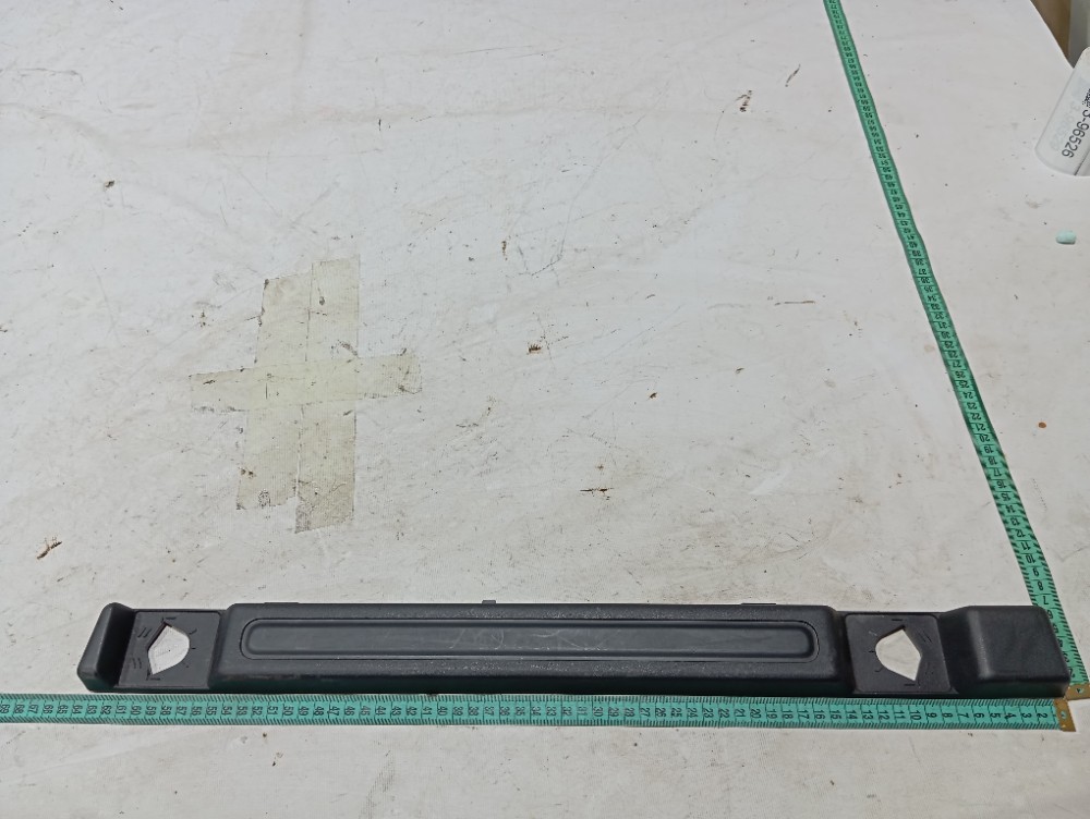 Moldura Esquerda Porta Malas Discovery Sport 2020 V680 8