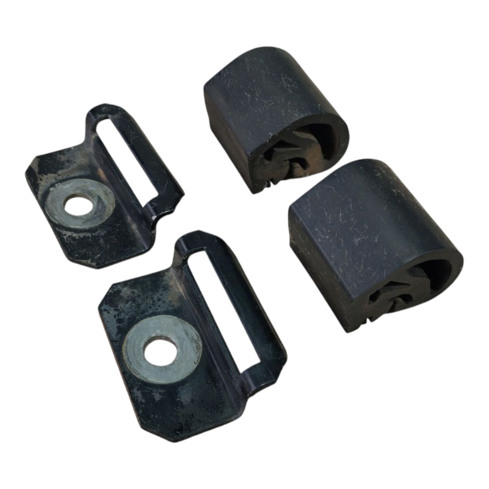 Batente Capô Mitsubishi L200 Sport 2004 V638 2