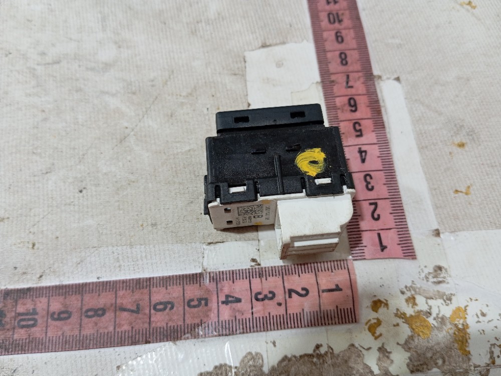 Botão Trava Porta Direita Land Rover Defender 2021 2022 V645 9