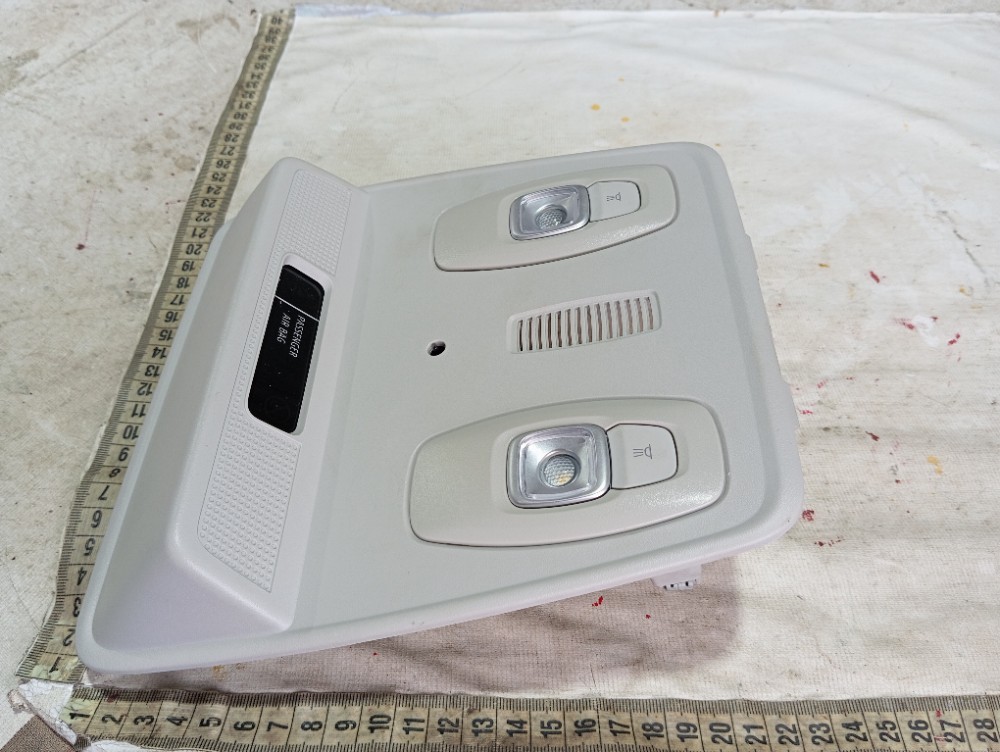 Luz Cortesia Renault Zoe Neo Int 2023 V617 9