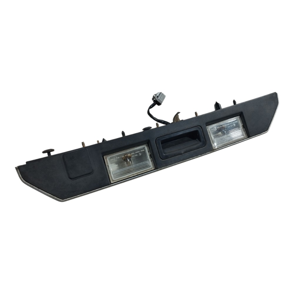 Moldura Luz Placa Tampa Traseira  Discovery 4 10 A 2014 V656 2