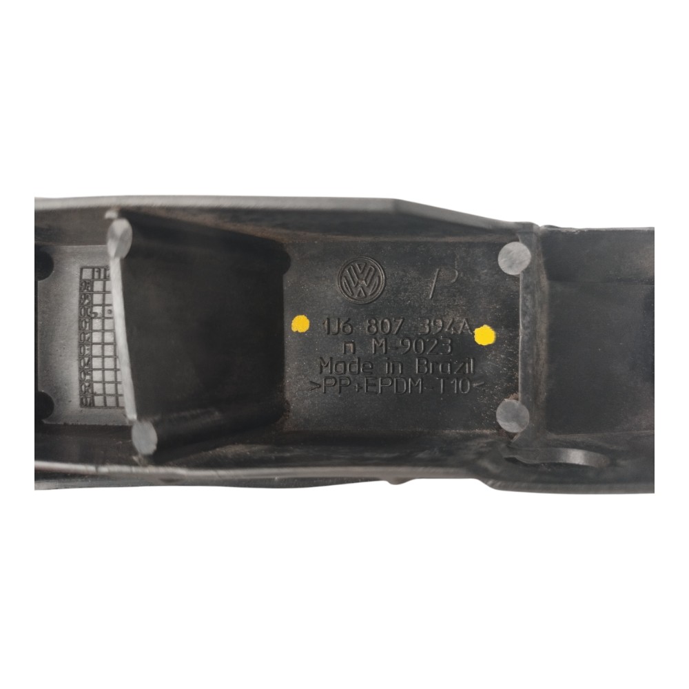 Guia Parachoque Traseiro Direito Vw Golf 2000 A 2010 V366 3