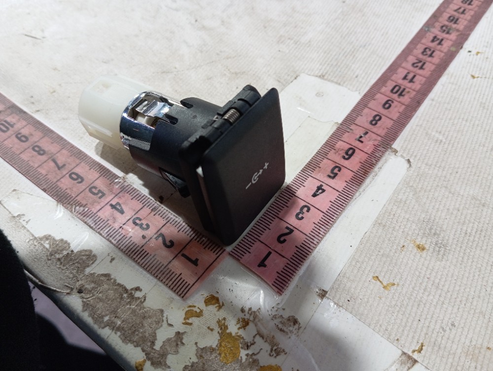 Tomada 12v Land Rover Defender 2022 V645 8