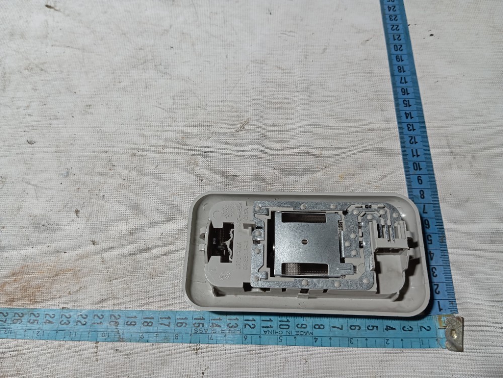 Luz cortesia teto Fiat Mobi 2019 7